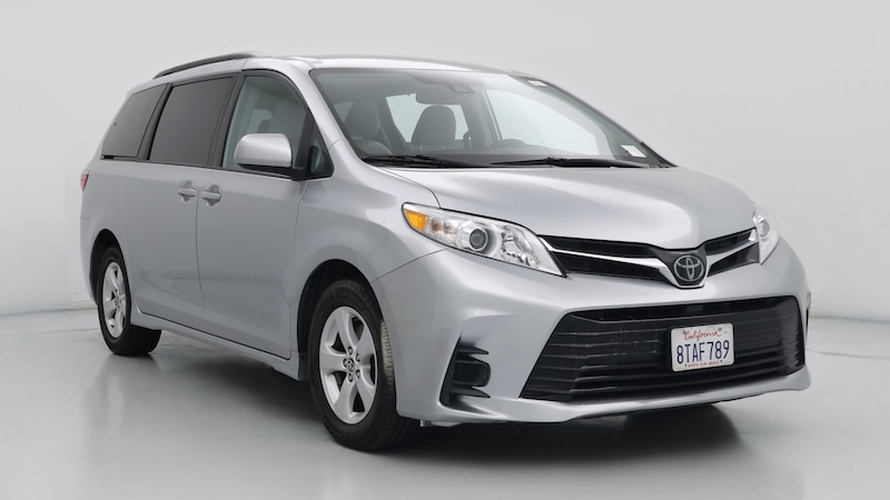 2020 Toyota Sienna LE Hero Image