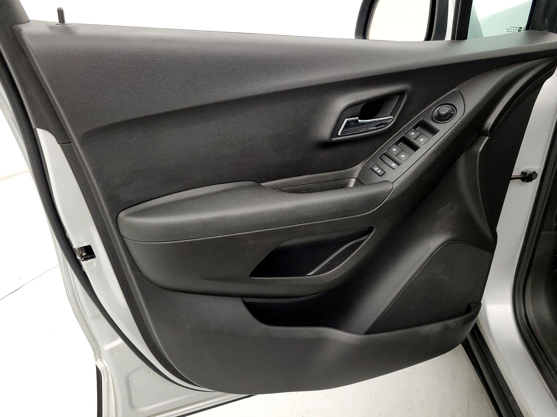 Thumbnail: 2019 Chevrolet Trax - 12
