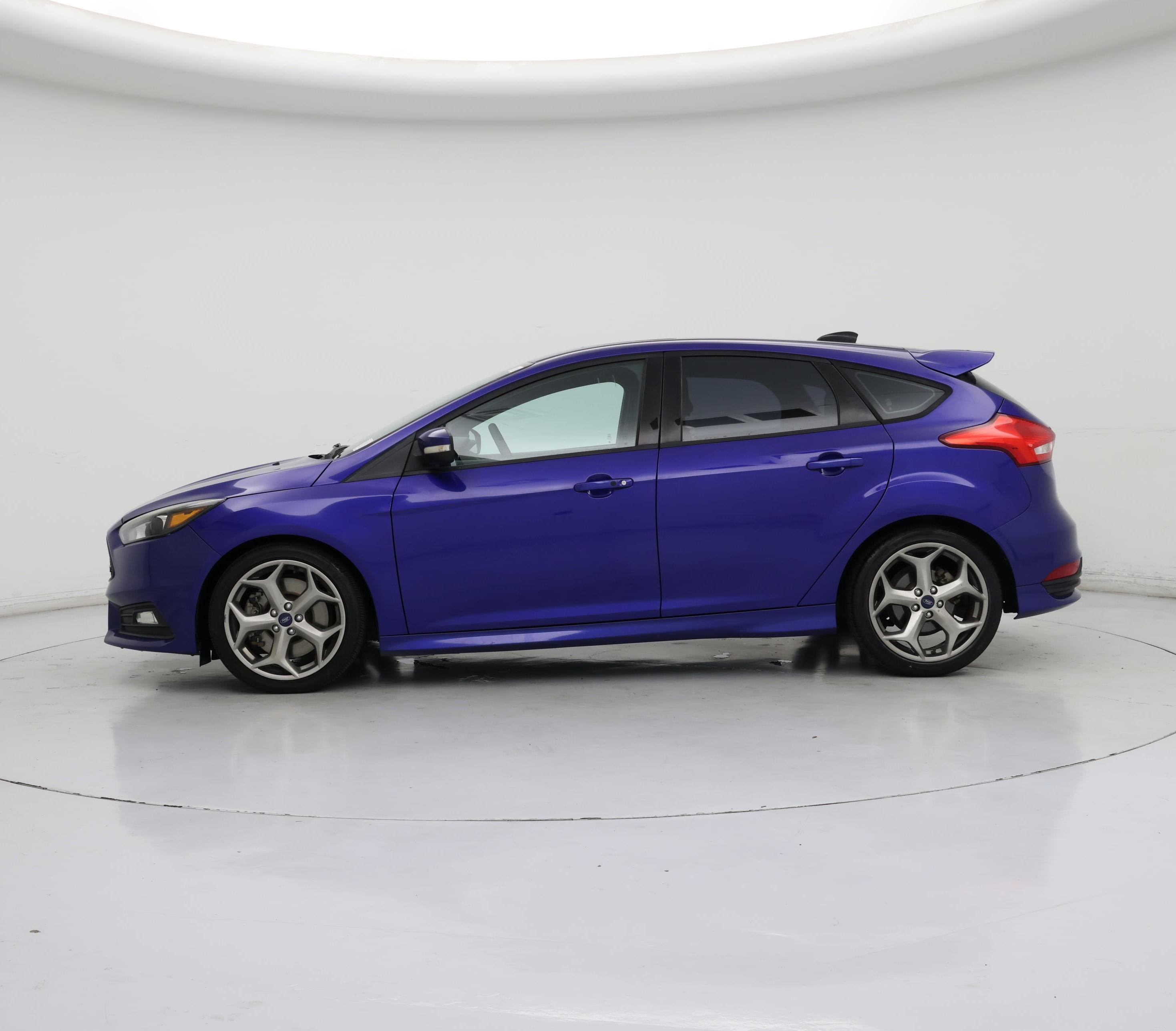 Thumbnail: 2015 Ford Focus - 3