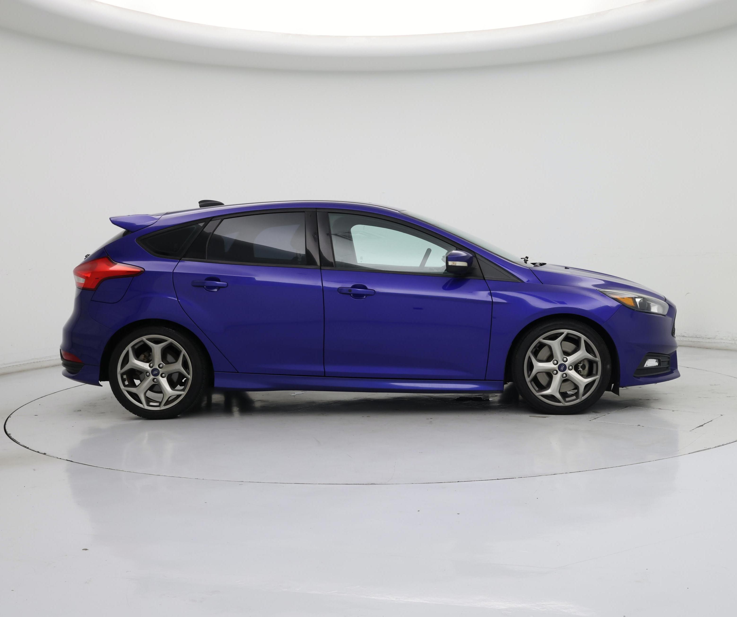 Thumbnail: 2015 Ford Focus - 7