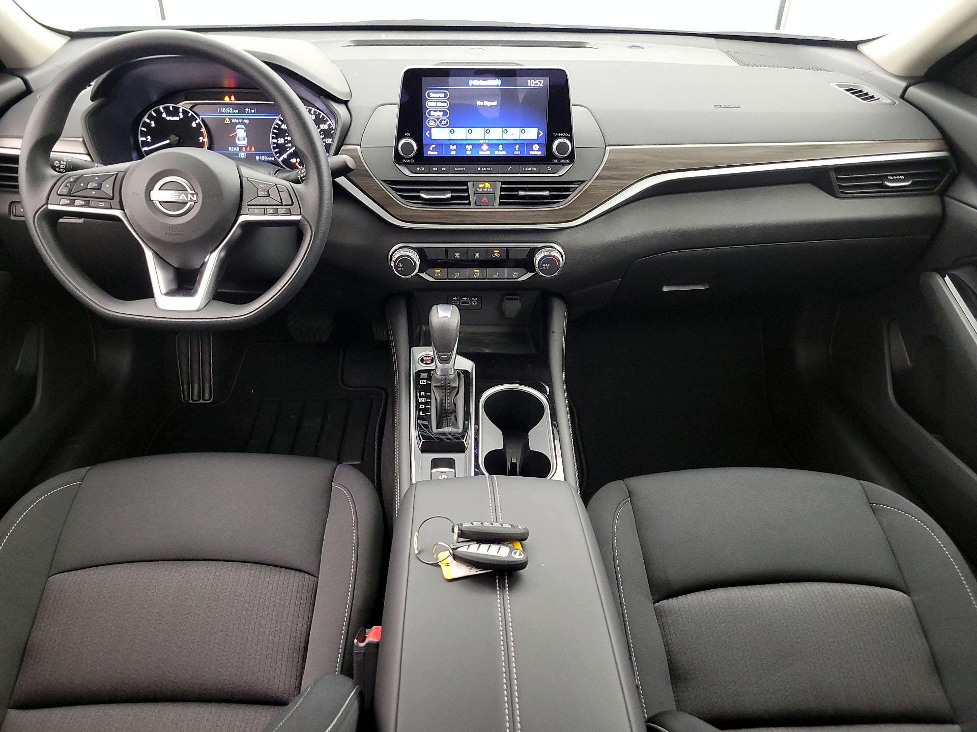 Thumbnail: 2023 Nissan Altima - 9