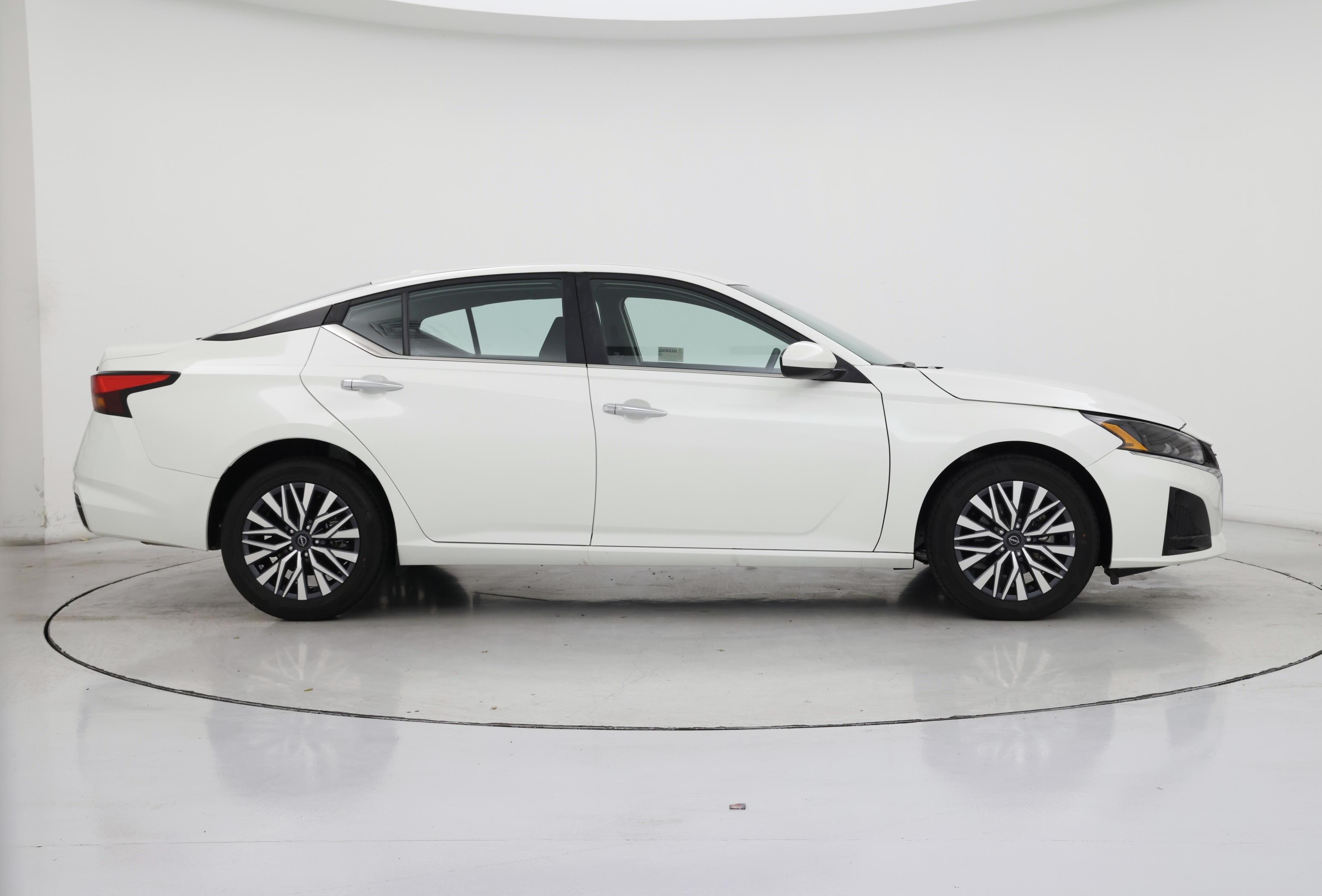 Thumbnail: 2023 Nissan Altima - 7