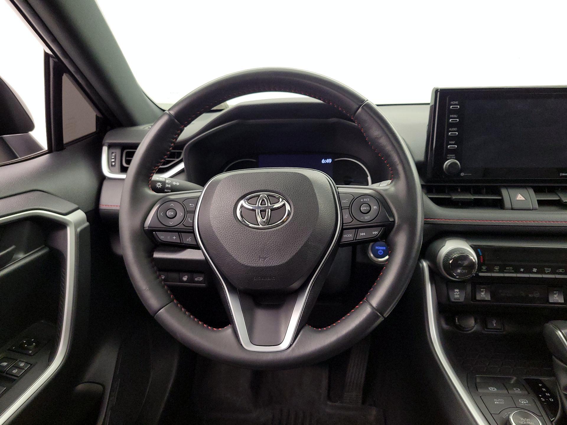 Thumbnail: 2021 Toyota RAV4 - 10