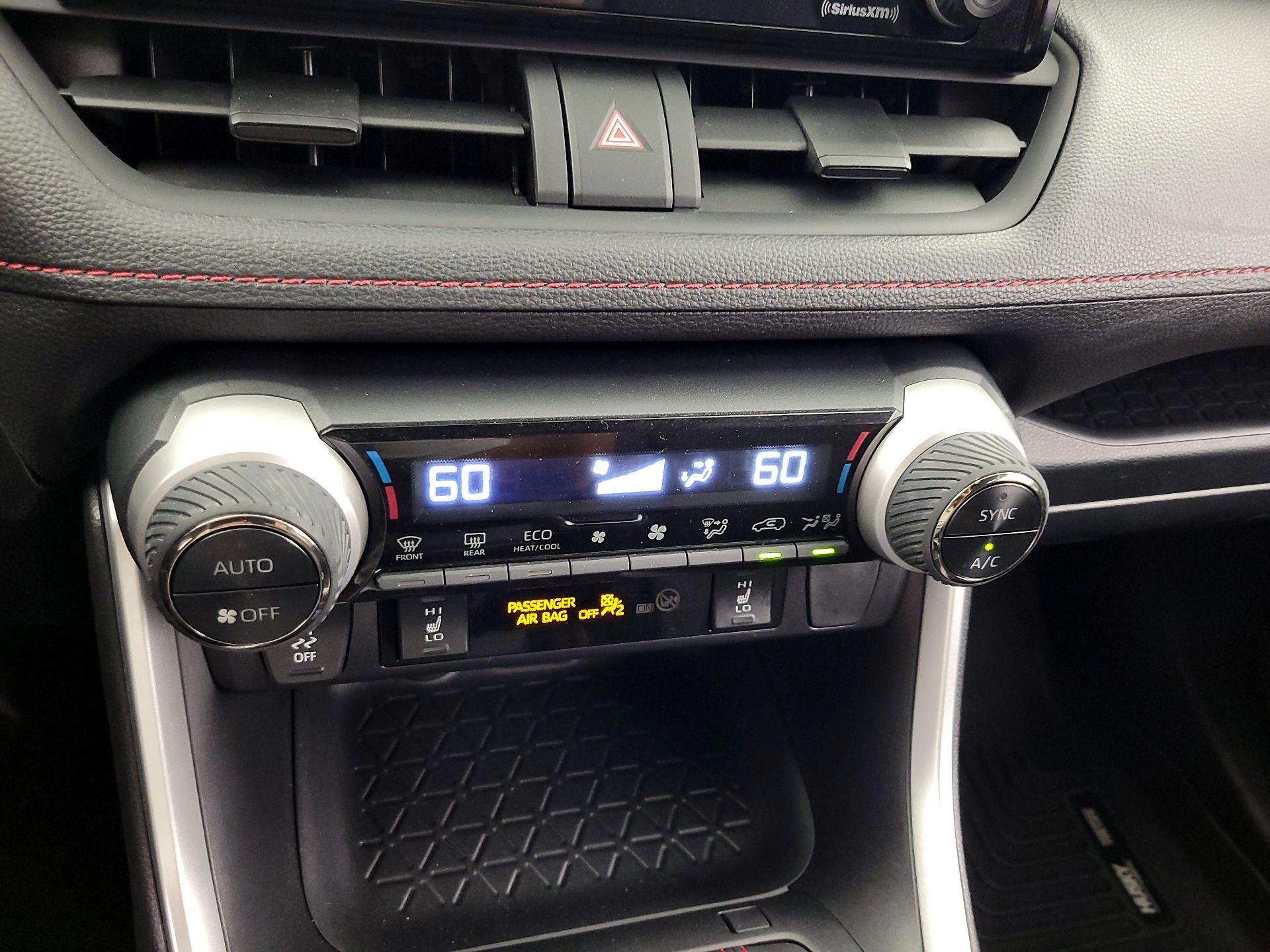 Thumbnail: 2021 Toyota RAV4 - 16