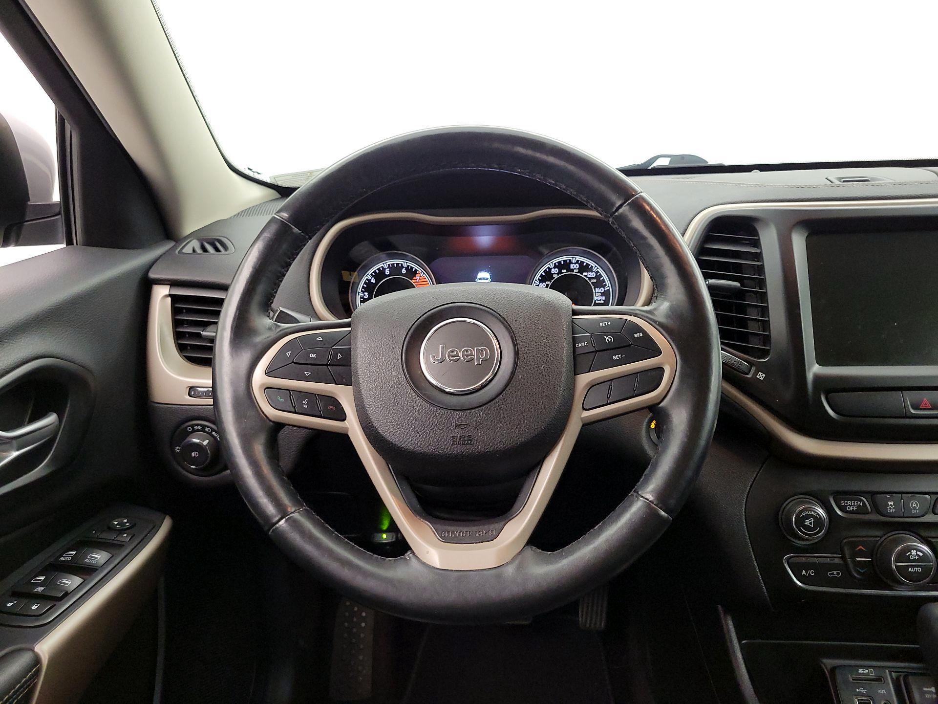 Thumbnail: 2017 Jeep Cherokee - 10
