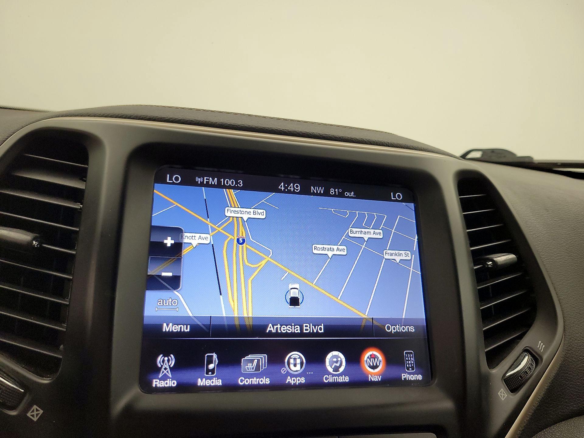 Thumbnail: 2017 Jeep Cherokee - 14