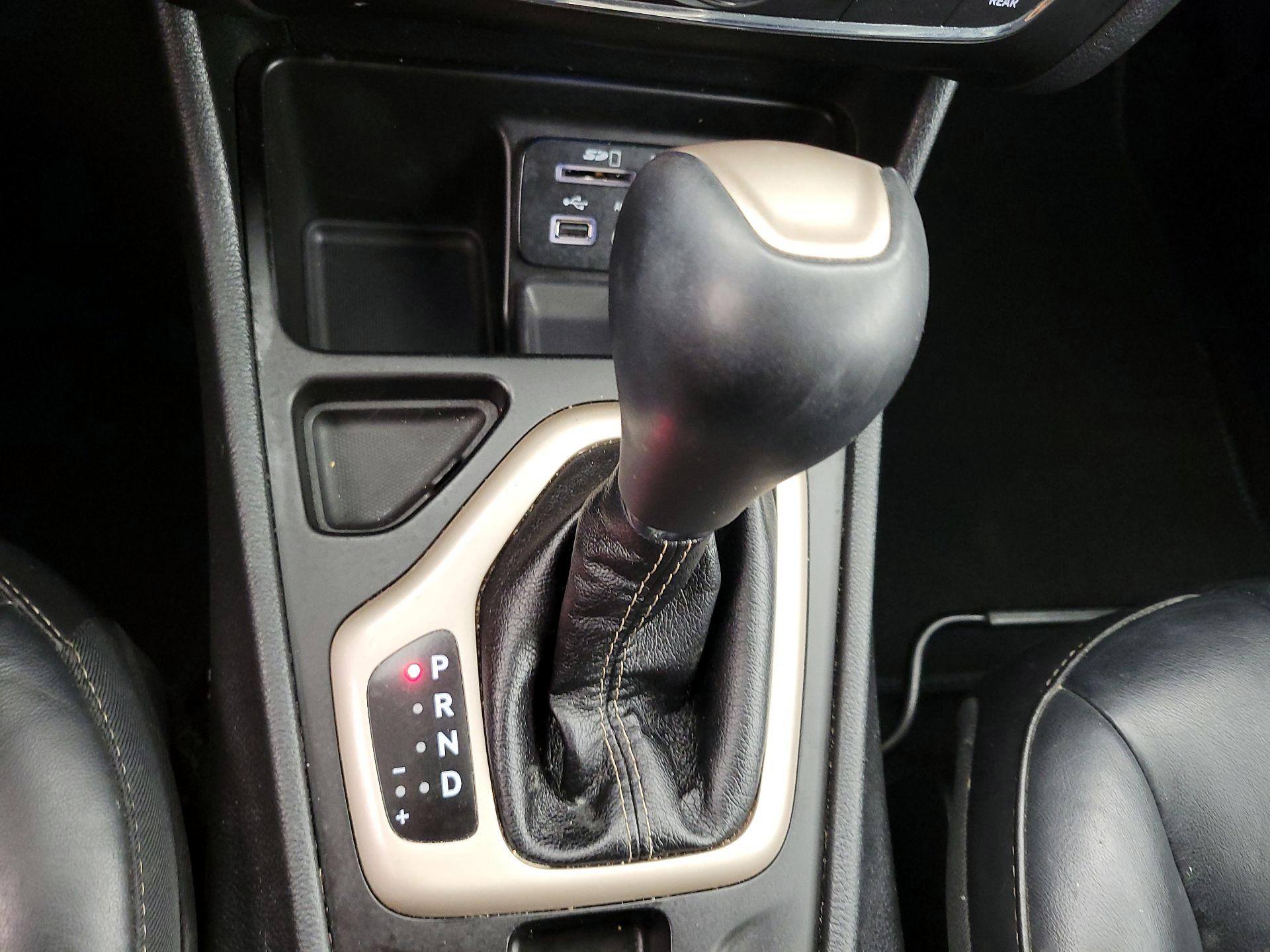 Thumbnail: 2017 Jeep Cherokee - 18