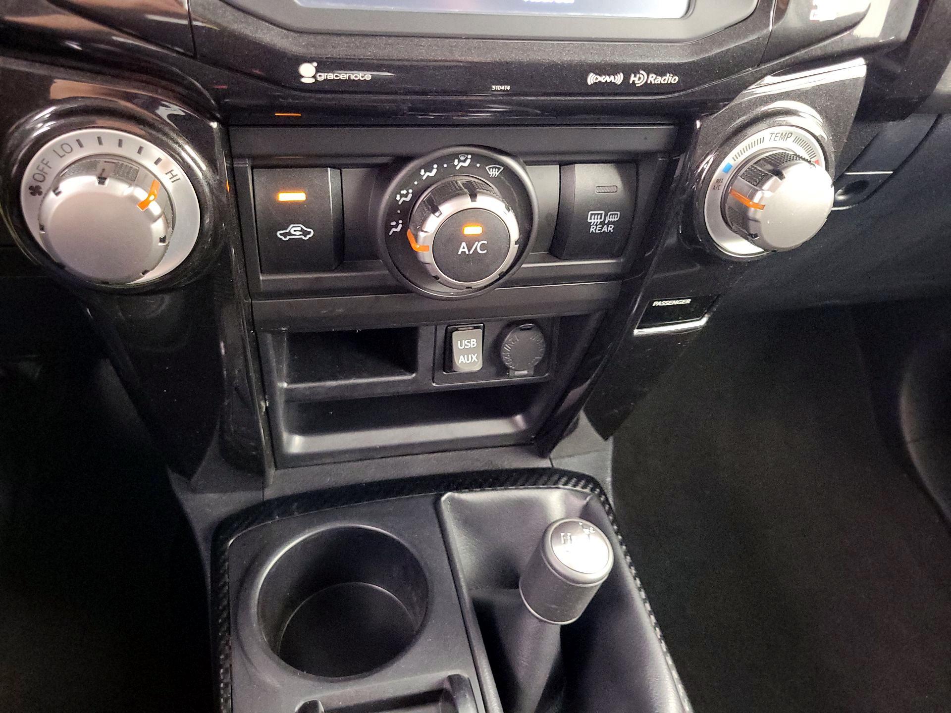 Thumbnail: 2019 Toyota 4Runner - 17