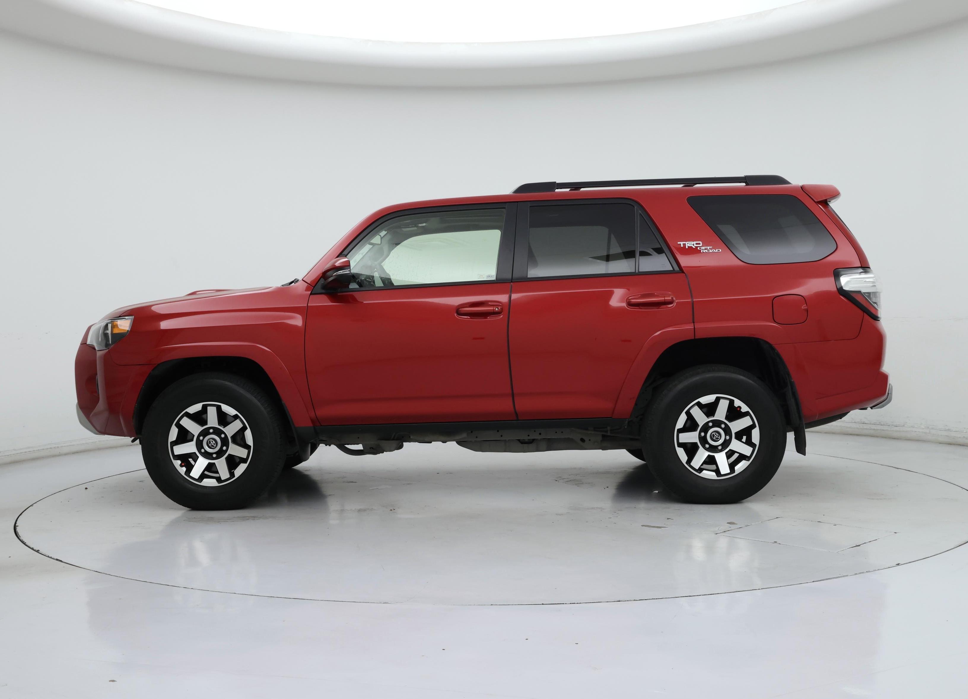 Thumbnail: 2019 Toyota 4Runner - 3