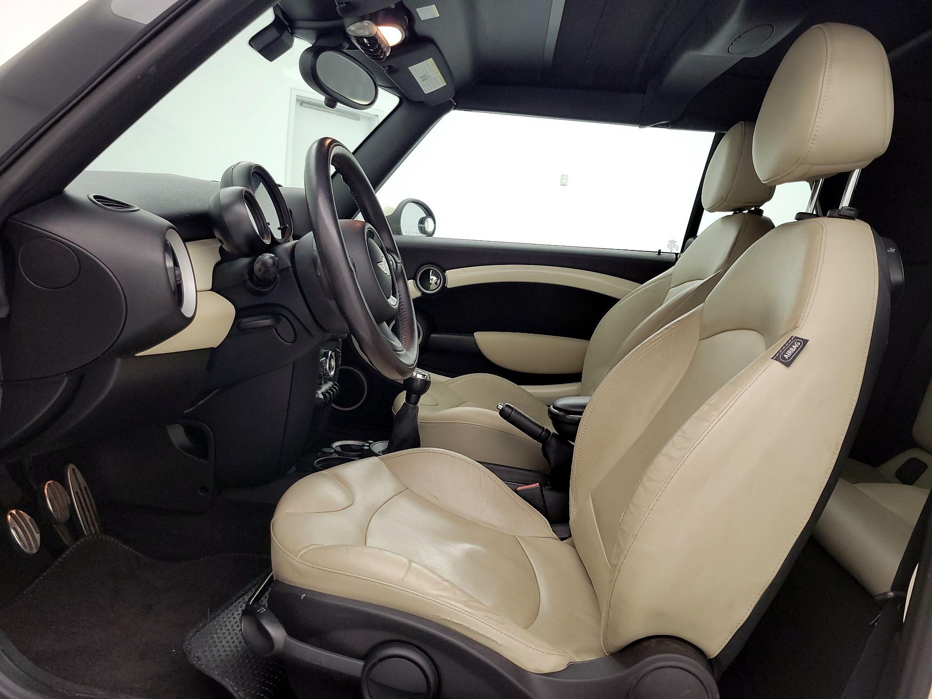 Thumbnail: 2015 MINI Cooper - 11