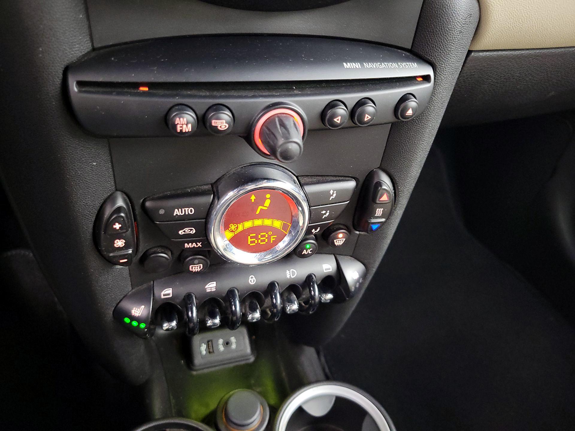 Thumbnail: 2015 MINI Cooper - 15