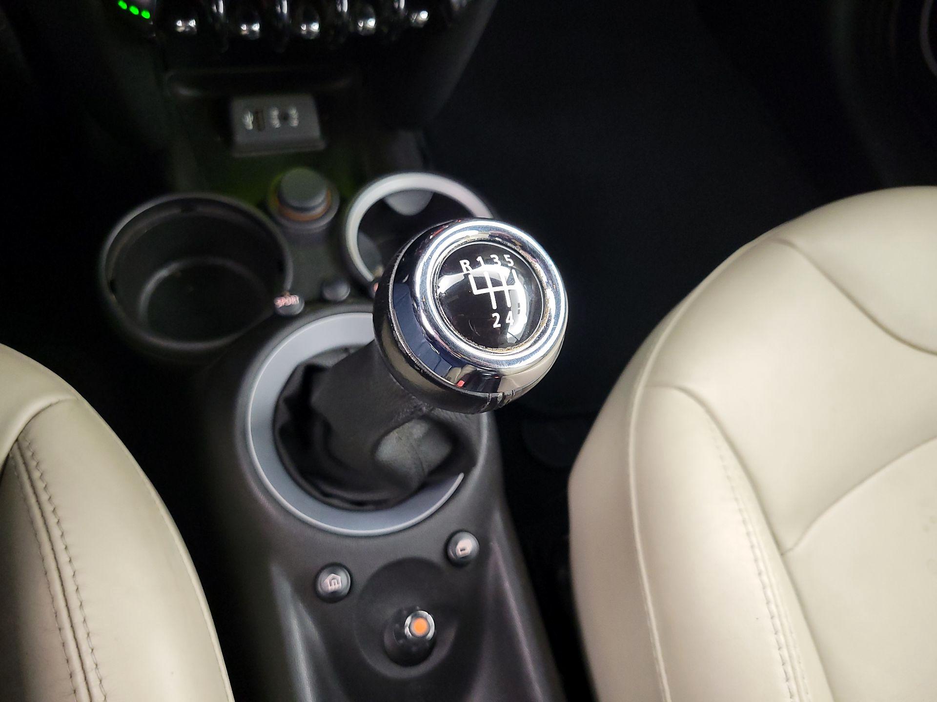 Thumbnail: 2015 MINI Cooper - 16