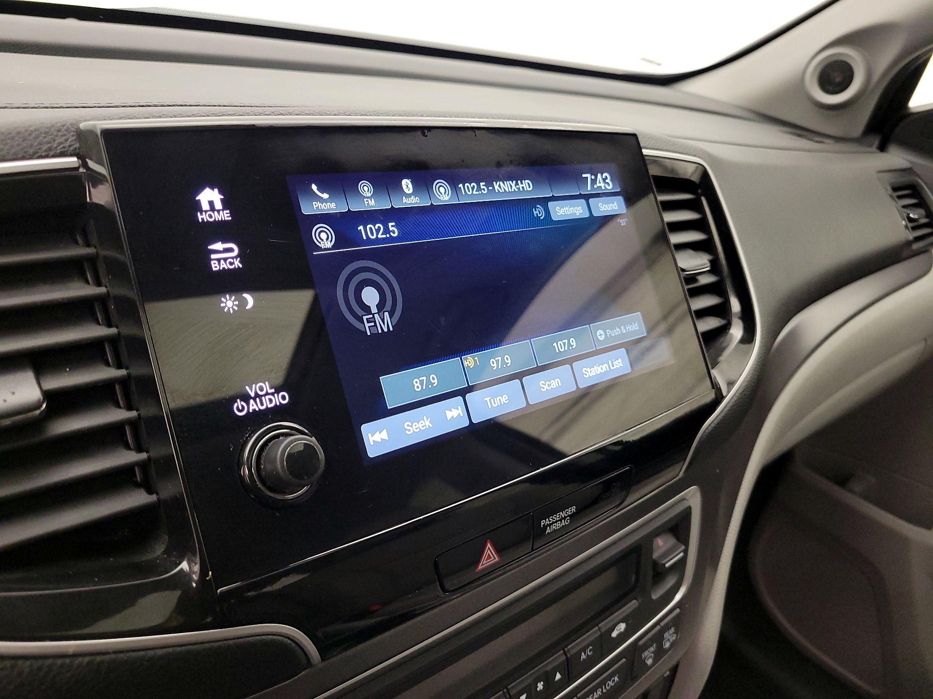 Thumbnail: 2020 Honda Pilot - 15