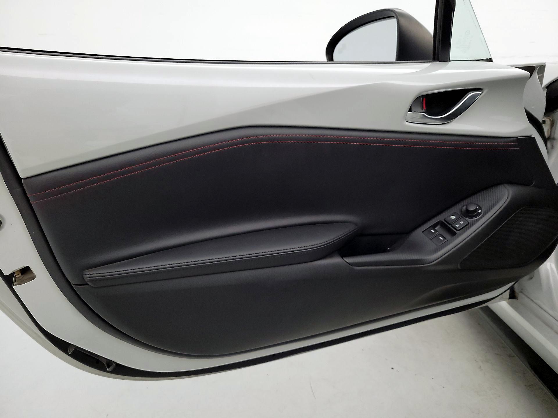 Thumbnail: 2018 Mazda MX-5 Miata - 12
