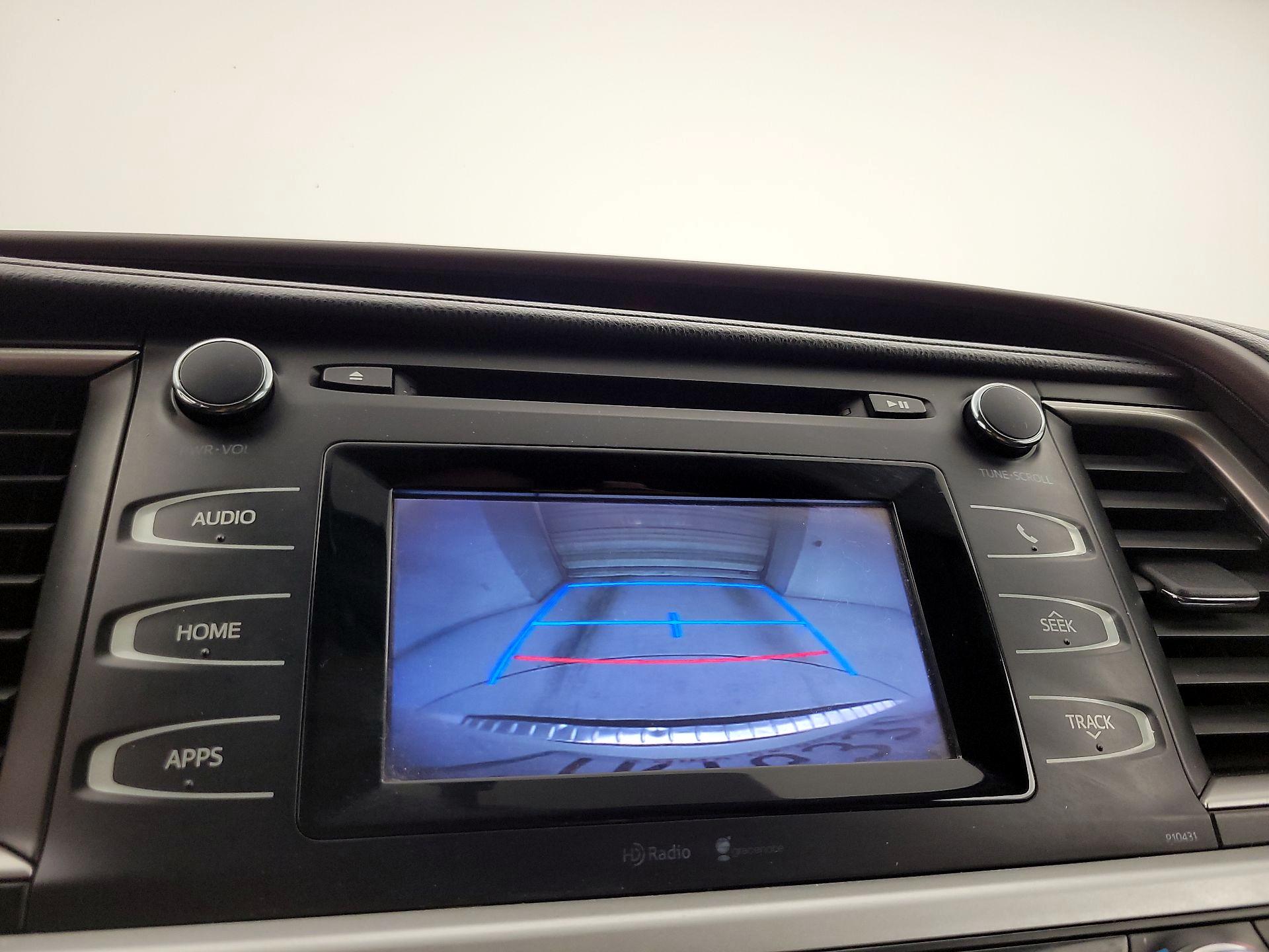 Thumbnail: 2015 Toyota Highlander - 15