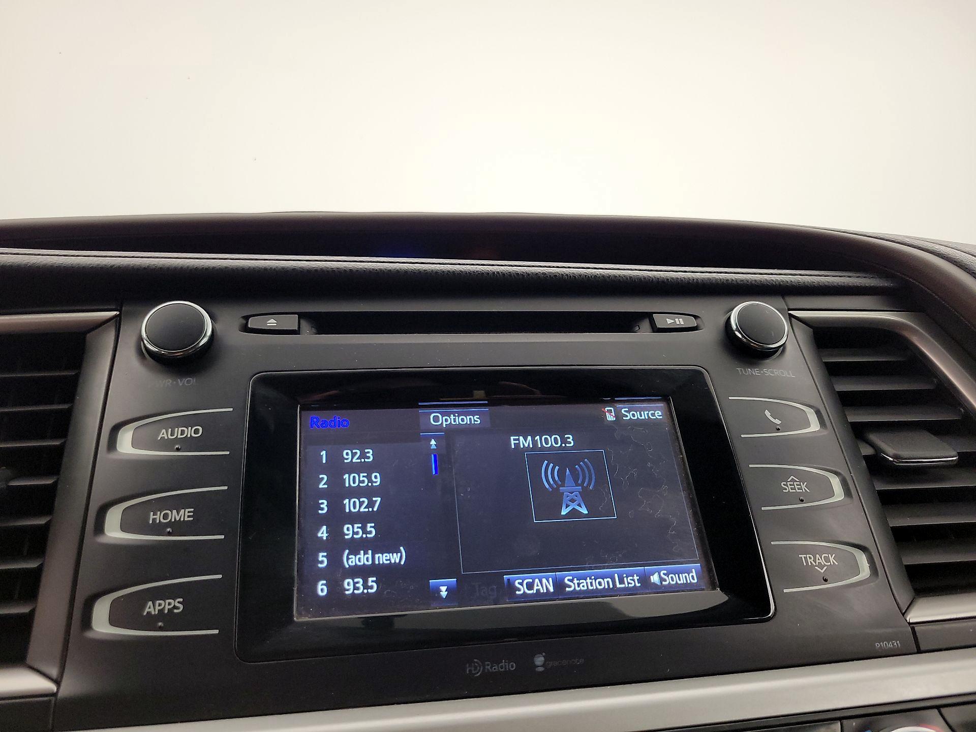 Thumbnail: 2015 Toyota Highlander - 16