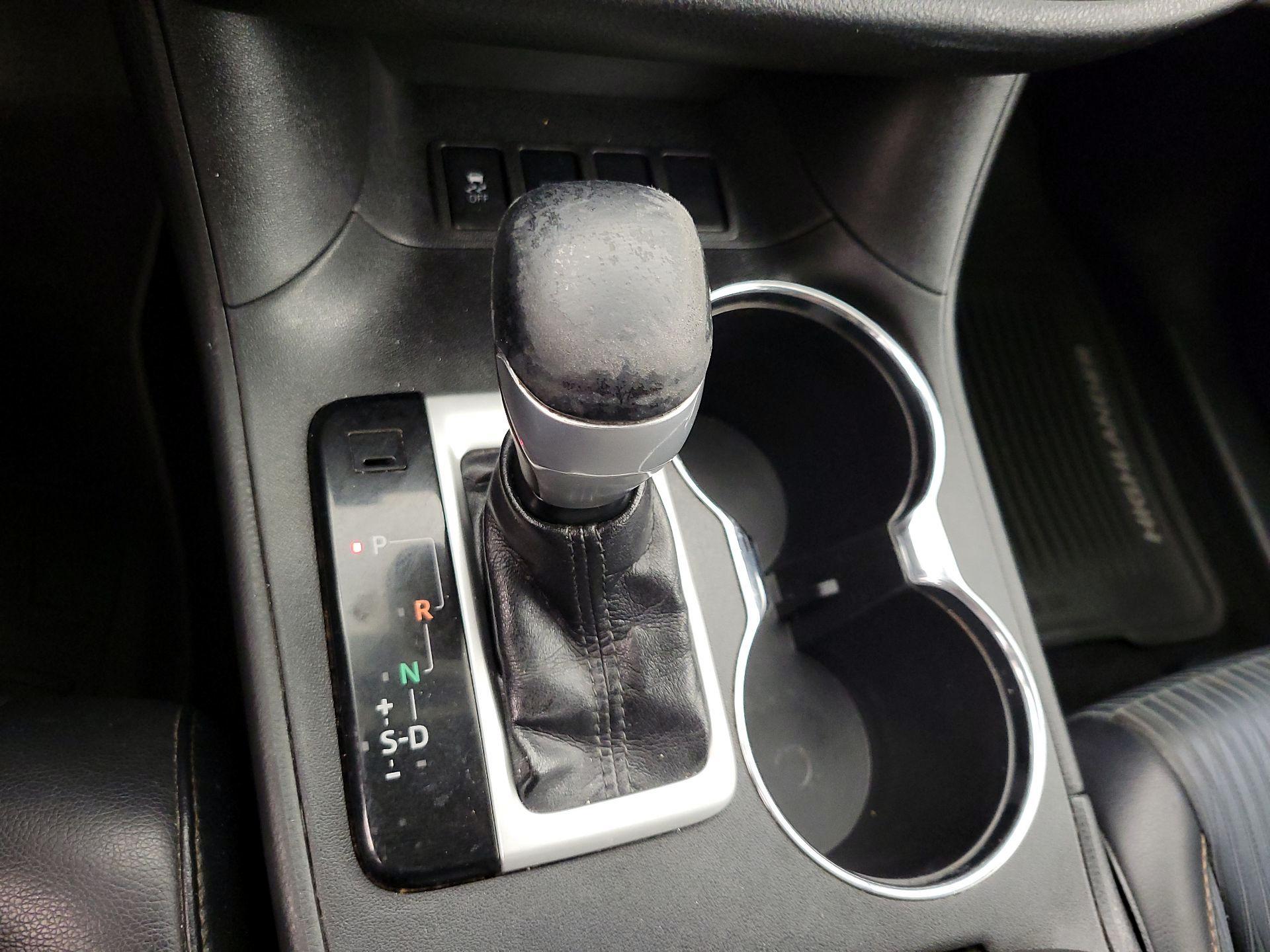Thumbnail: 2015 Toyota Highlander - 18