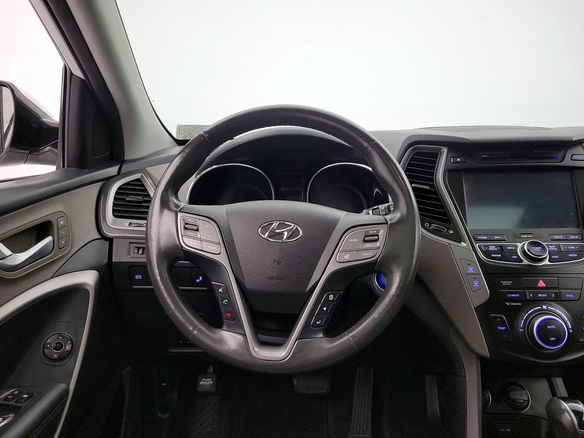 Thumbnail: 2016 Hyundai Santa Fe - 10