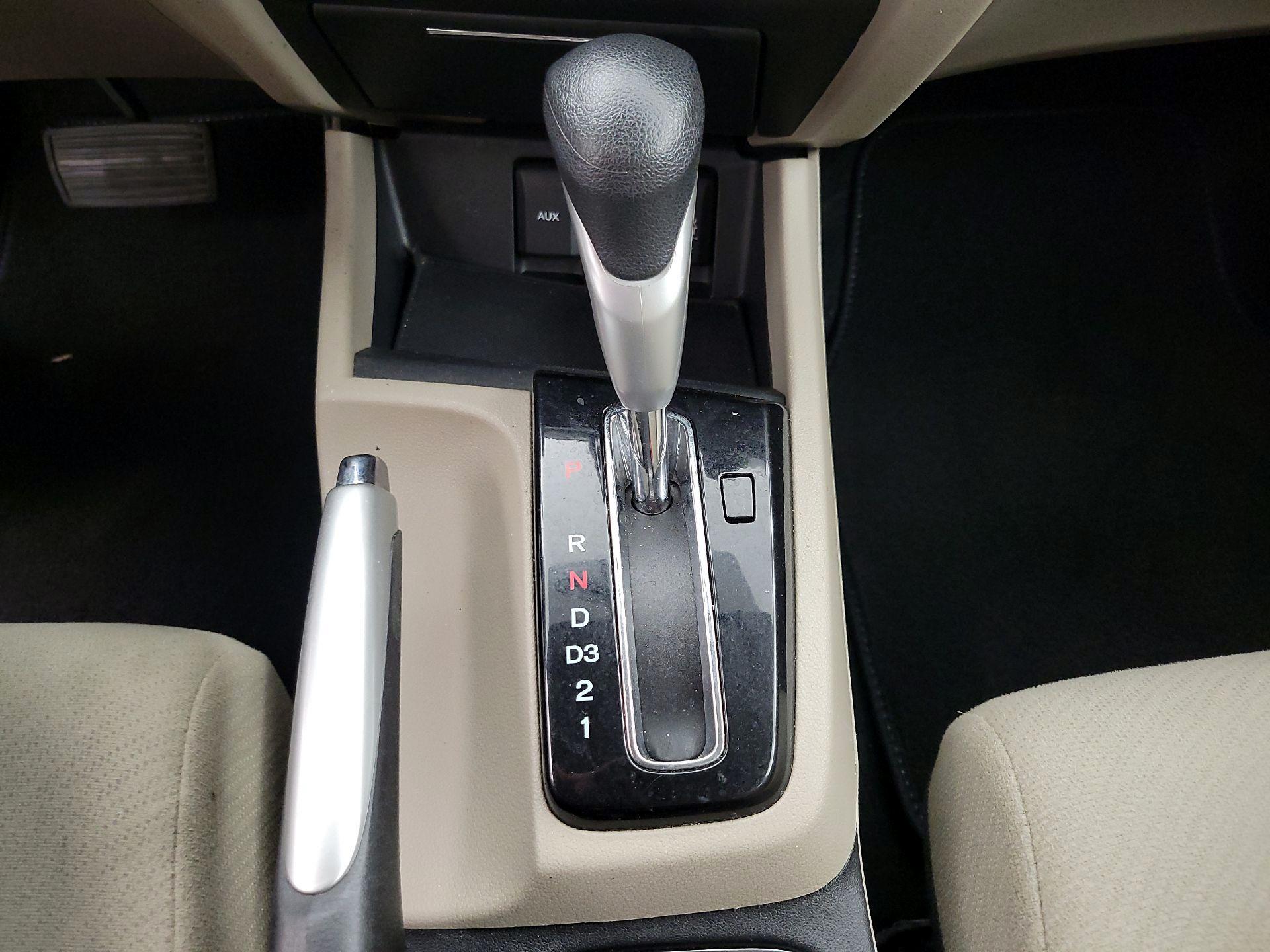 Thumbnail: 2013 Honda Civic - 17