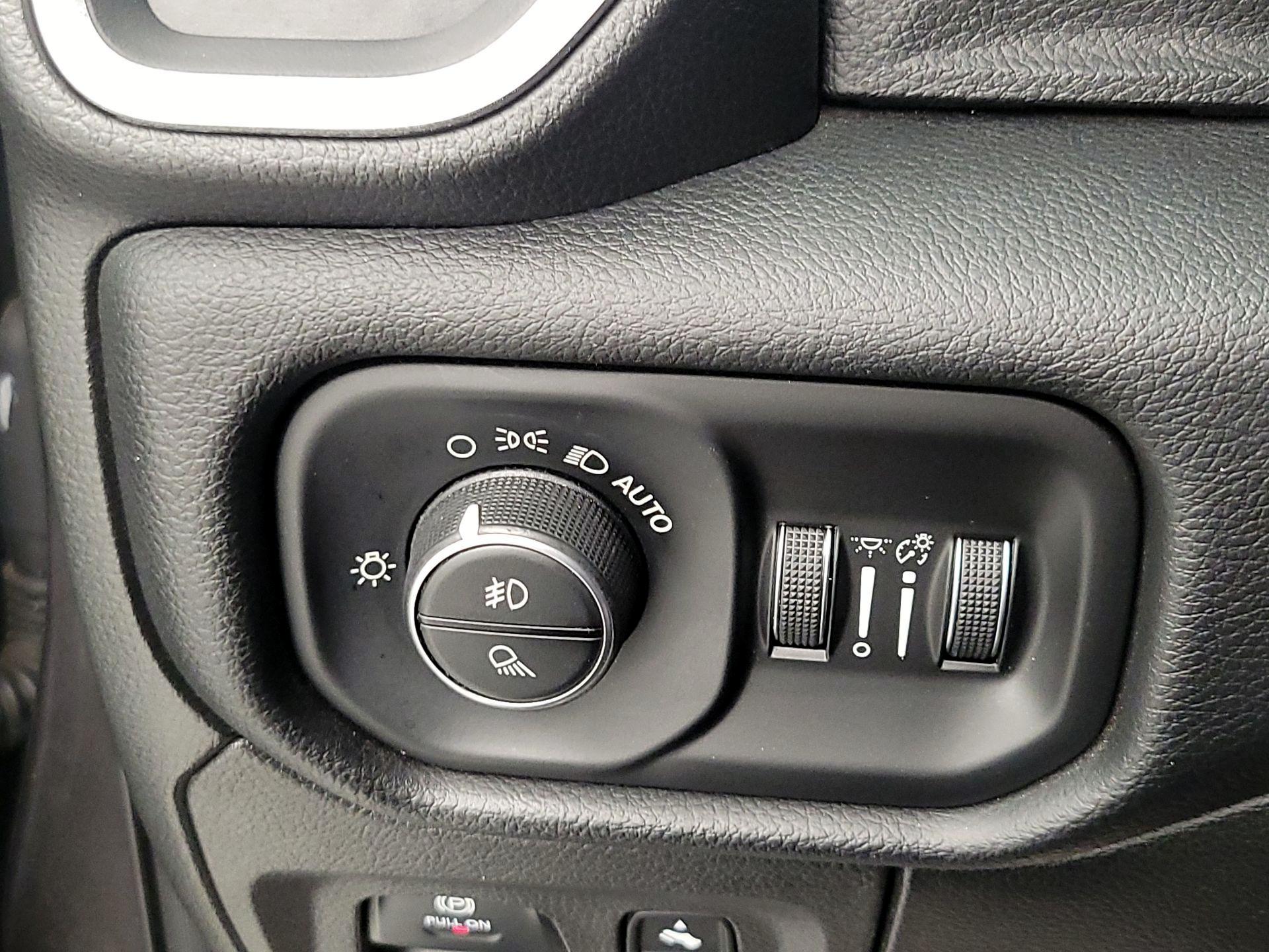 Thumbnail: 2019 RAM 1500 - 13