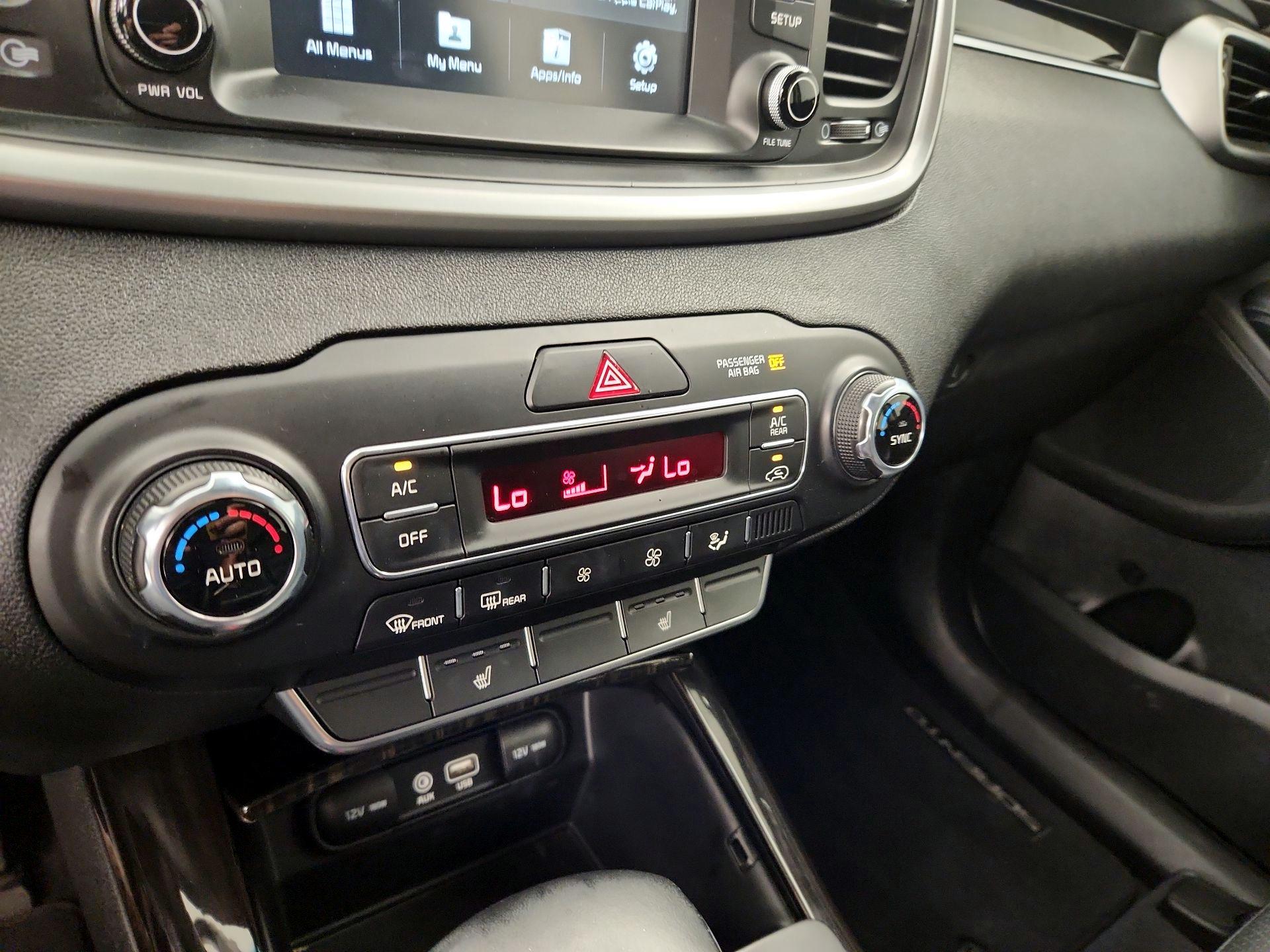 Thumbnail: 2020 Kia Sorento - 14