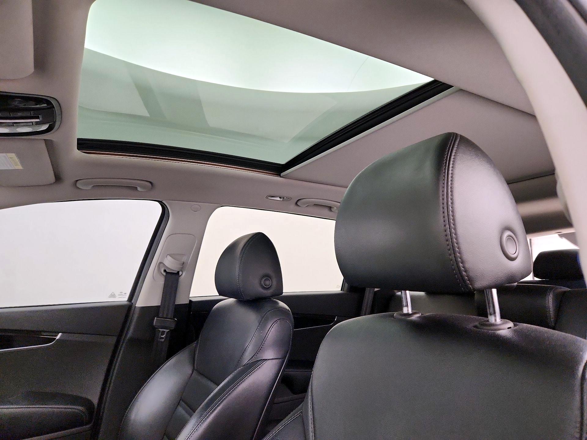 Thumbnail: 2020 Kia Sorento - 17