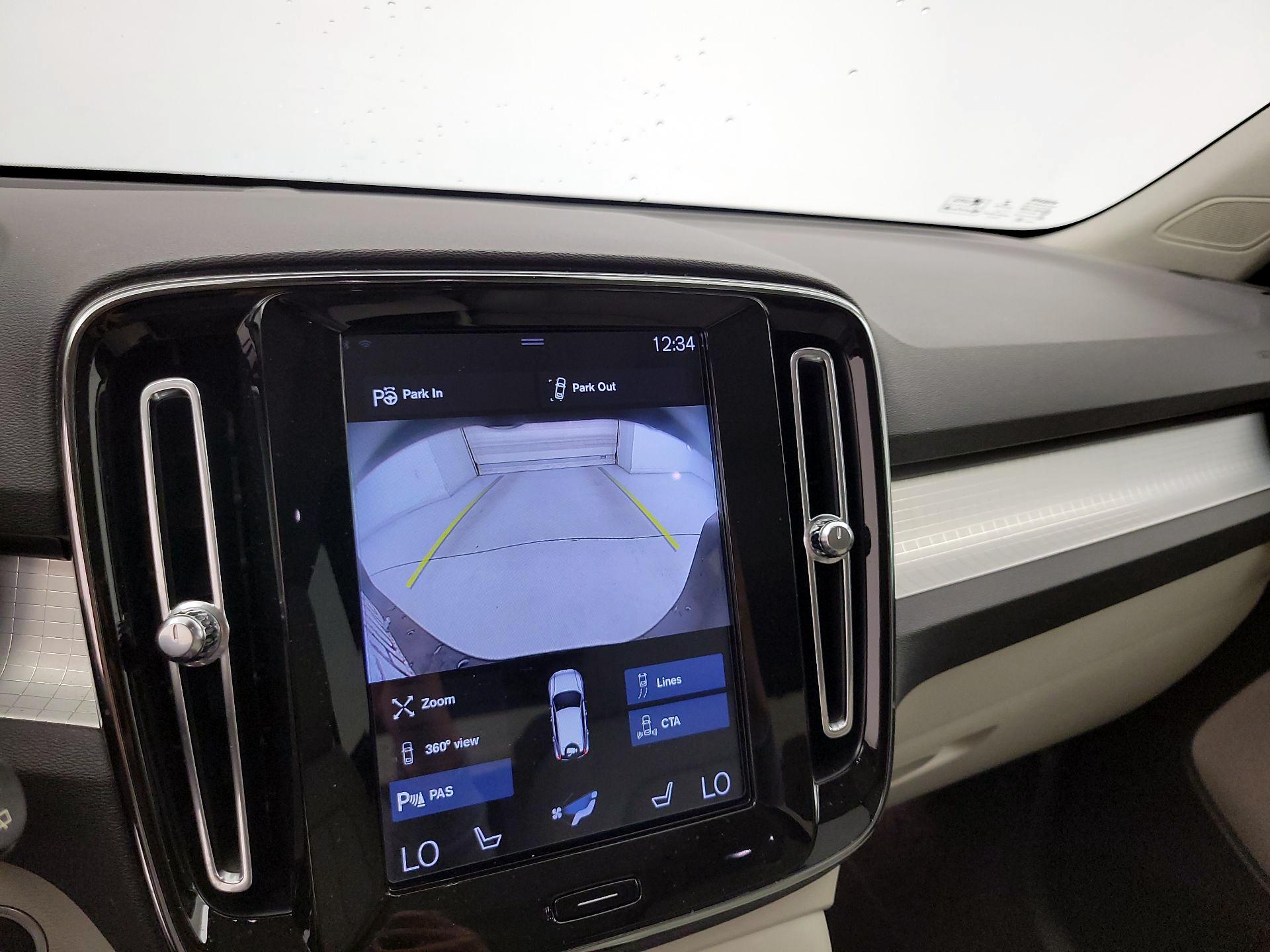 Thumbnail: 2019 Volvo XC40 - 13