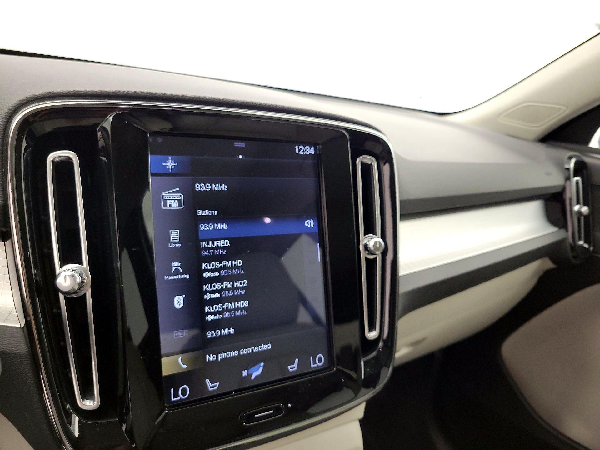 Thumbnail: 2019 Volvo XC40 - 14