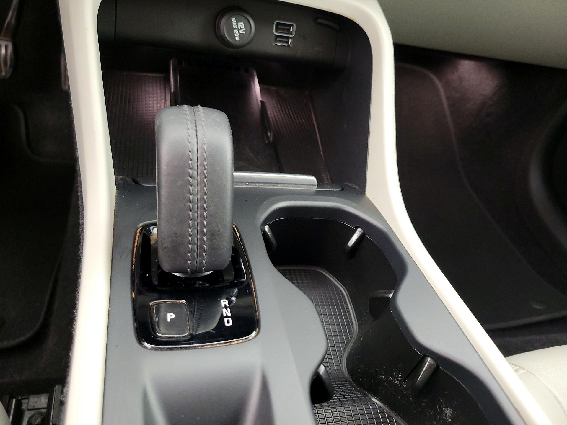 Thumbnail: 2019 Volvo XC40 - 16