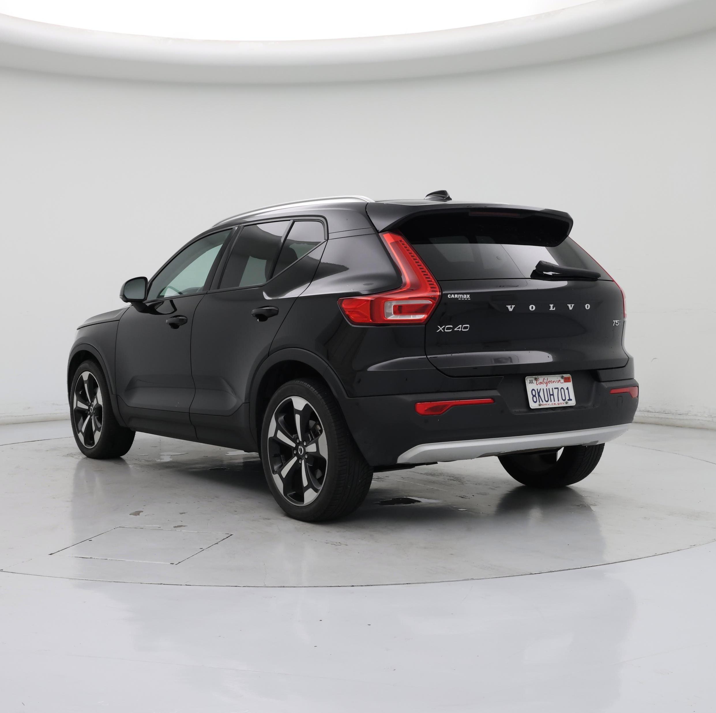 Thumbnail: 2019 Volvo XC40 - 2