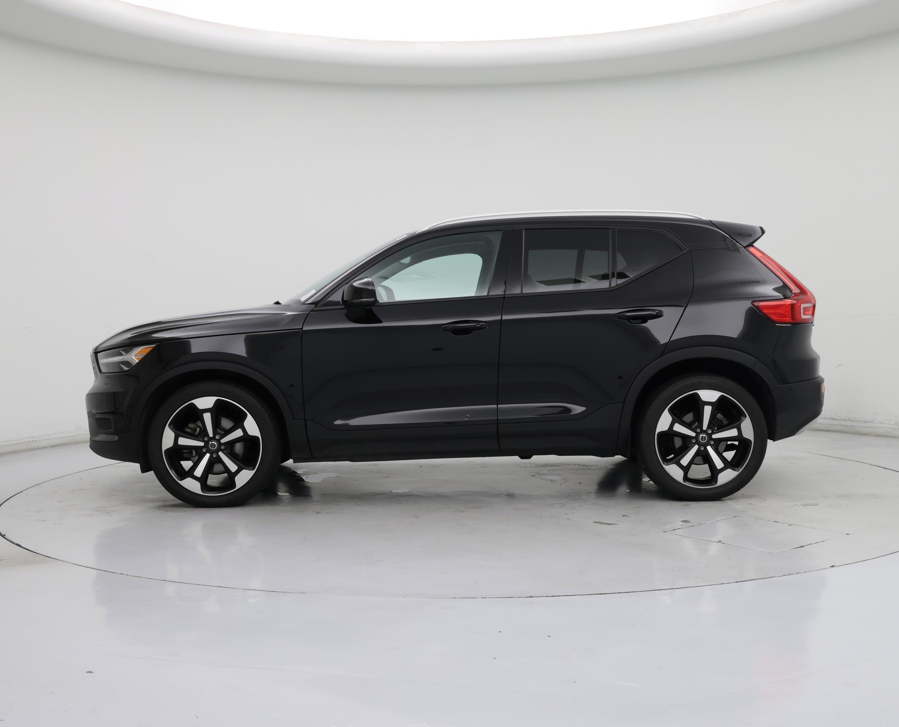 Thumbnail: 2019 Volvo XC40 - 3