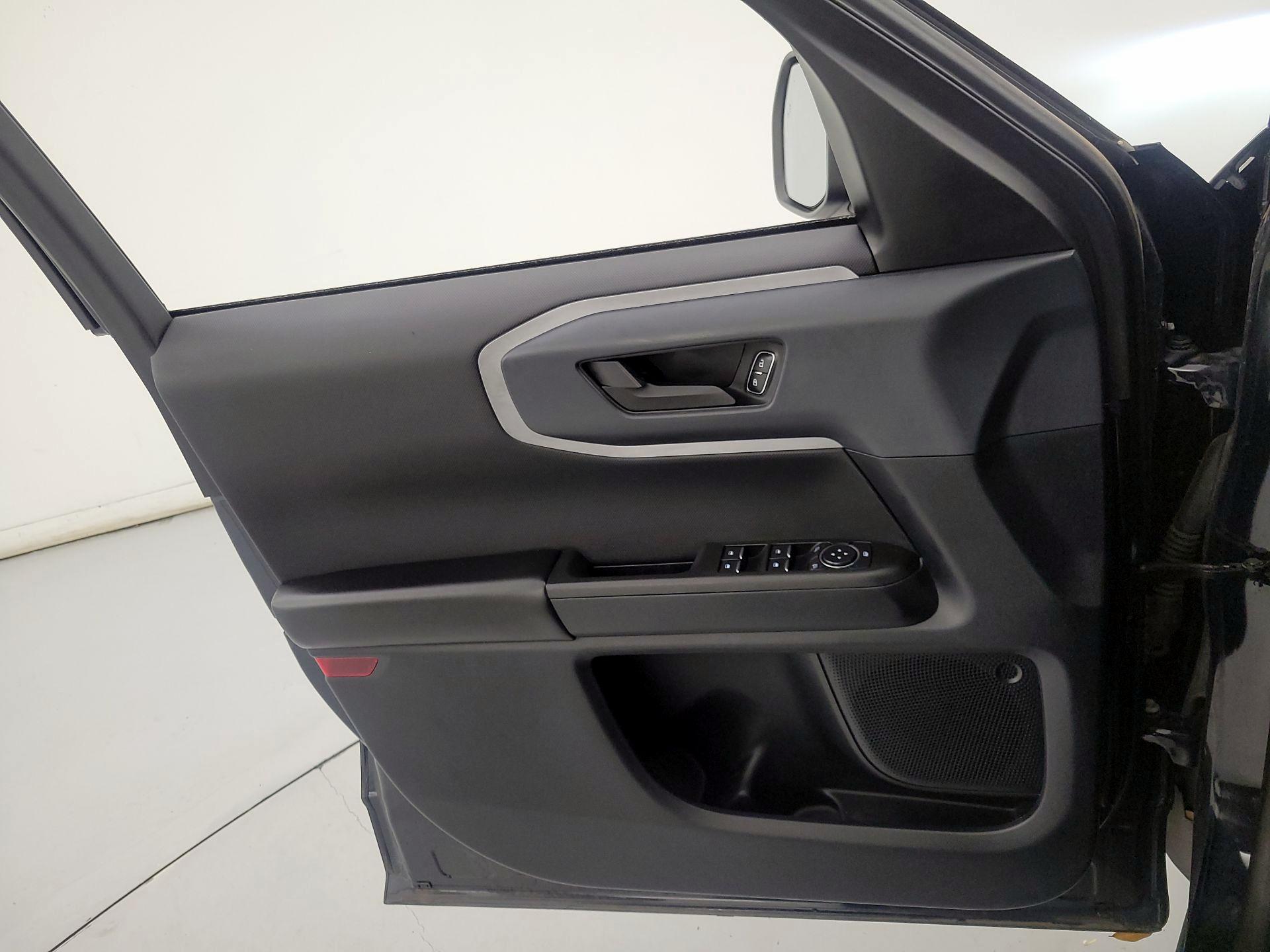 Thumbnail: 2021 Ford Bronco Sport - 12
