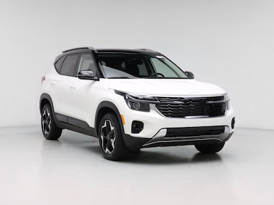 White 2025 Kia Seltos S