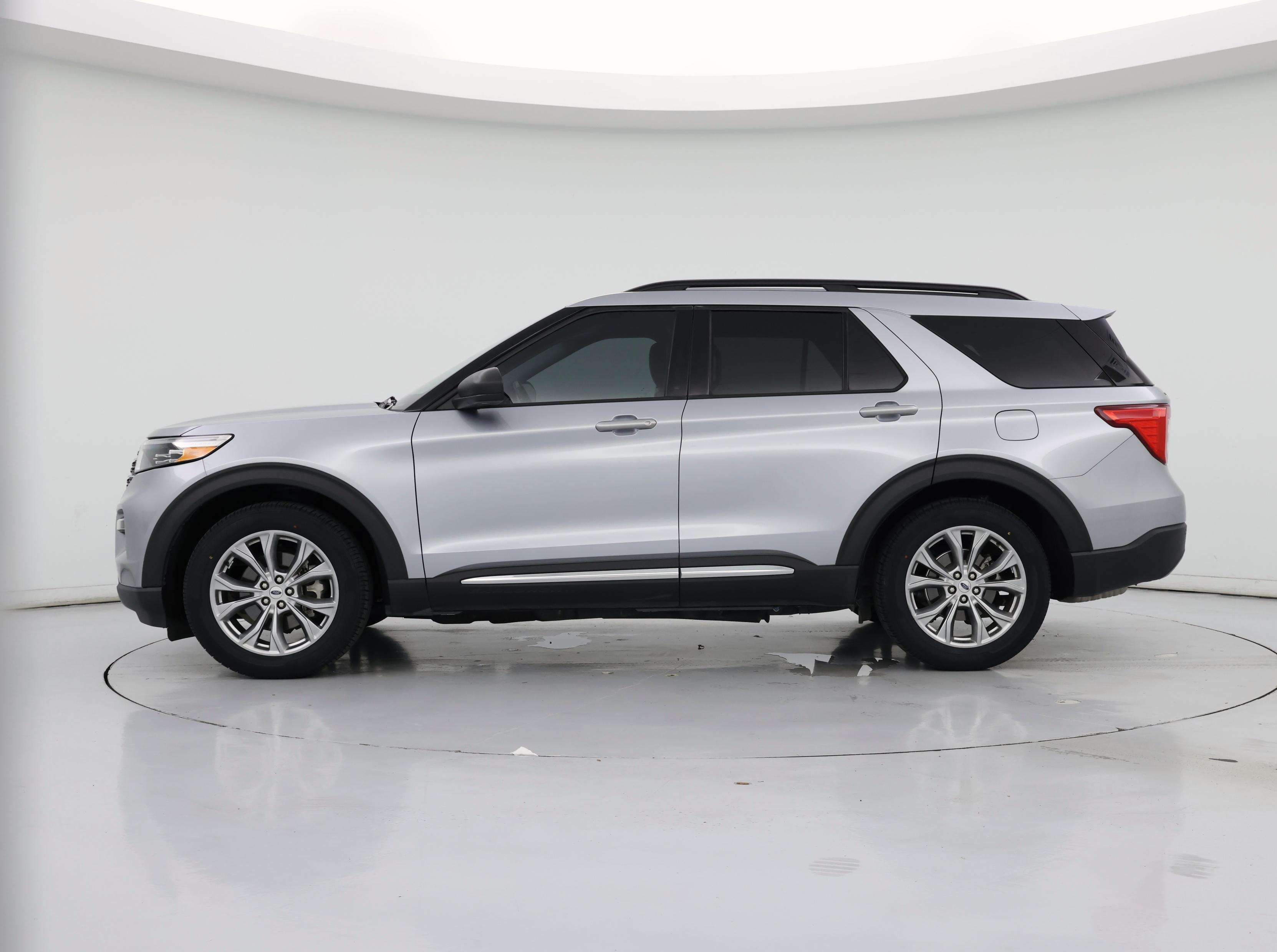 Thumbnail: 2022 Ford Explorer - 3