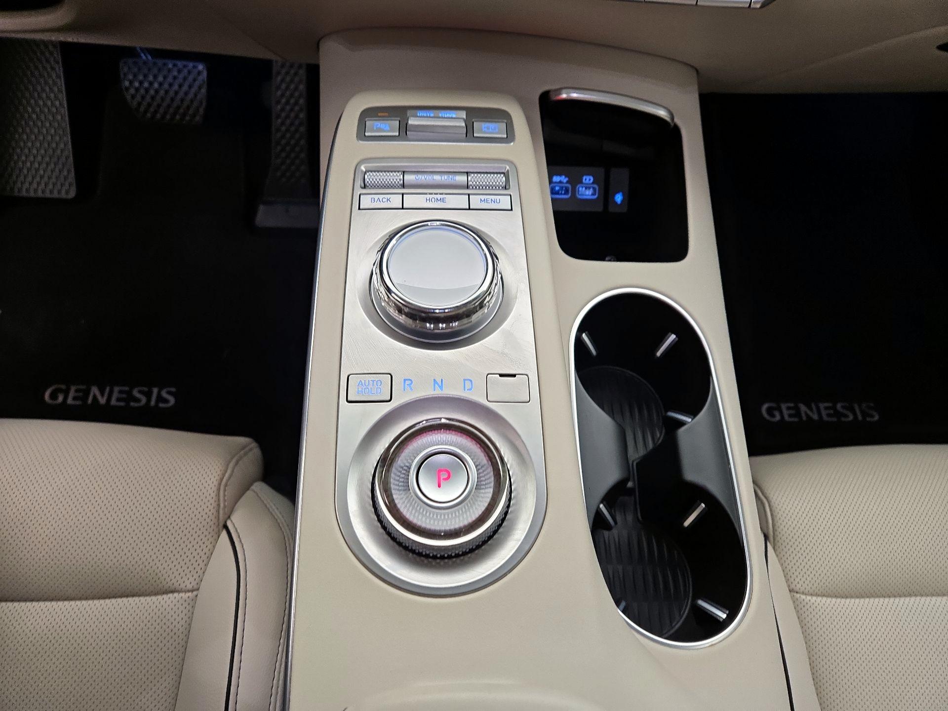 Thumbnail: 2023 Genesis GV70 - 18
