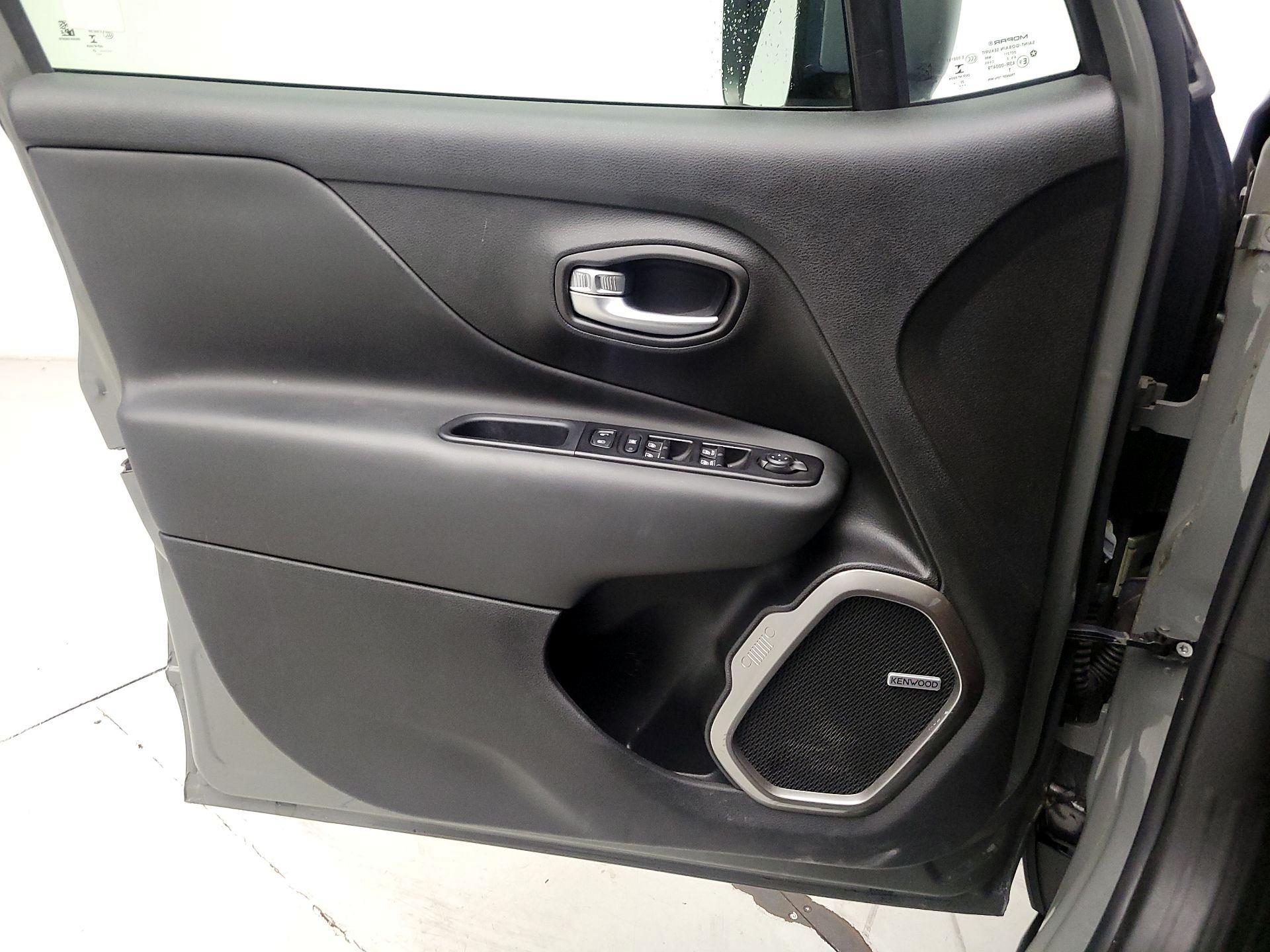 Thumbnail: 2021 Jeep Renegade - 12