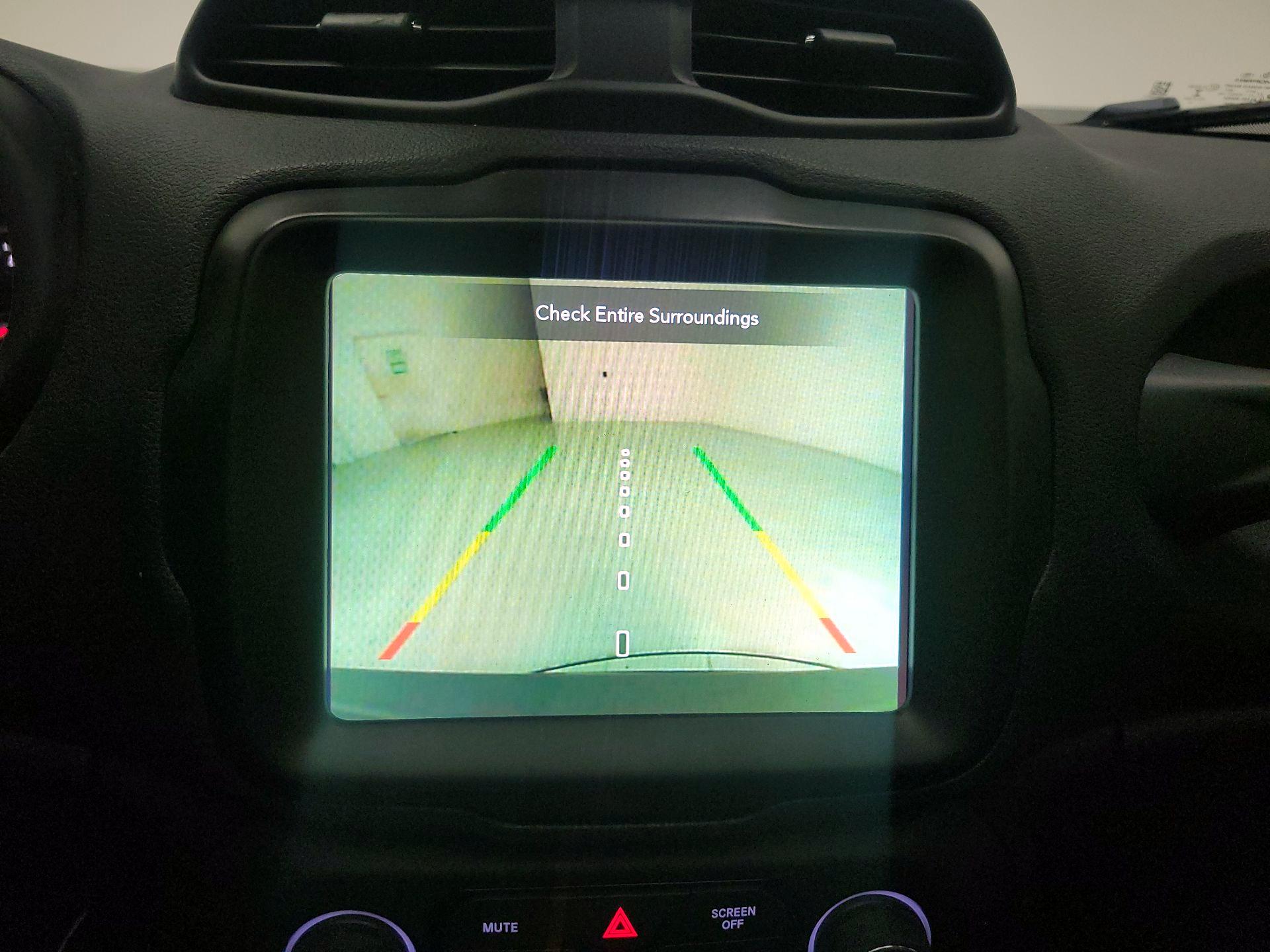 Thumbnail: 2021 Jeep Renegade - 15