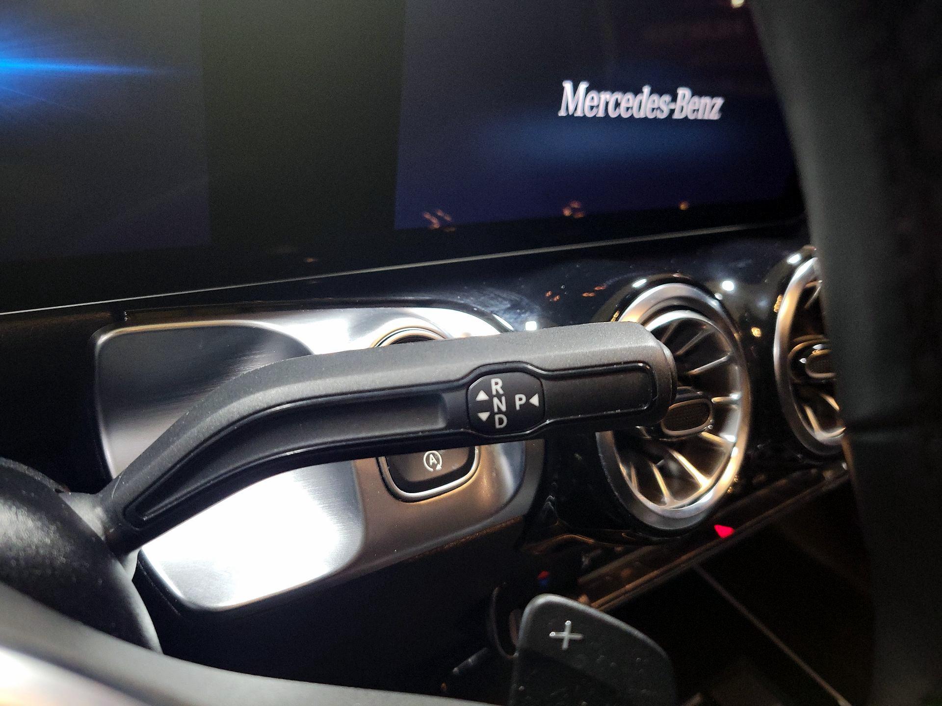 Thumbnail: 2023 Mercedes-Benz GLB - 17