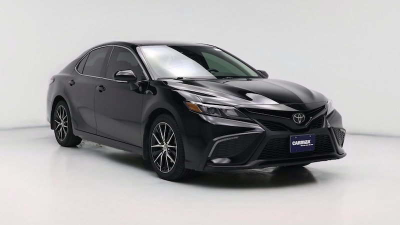 2022 Toyota Camry SE Hero Image