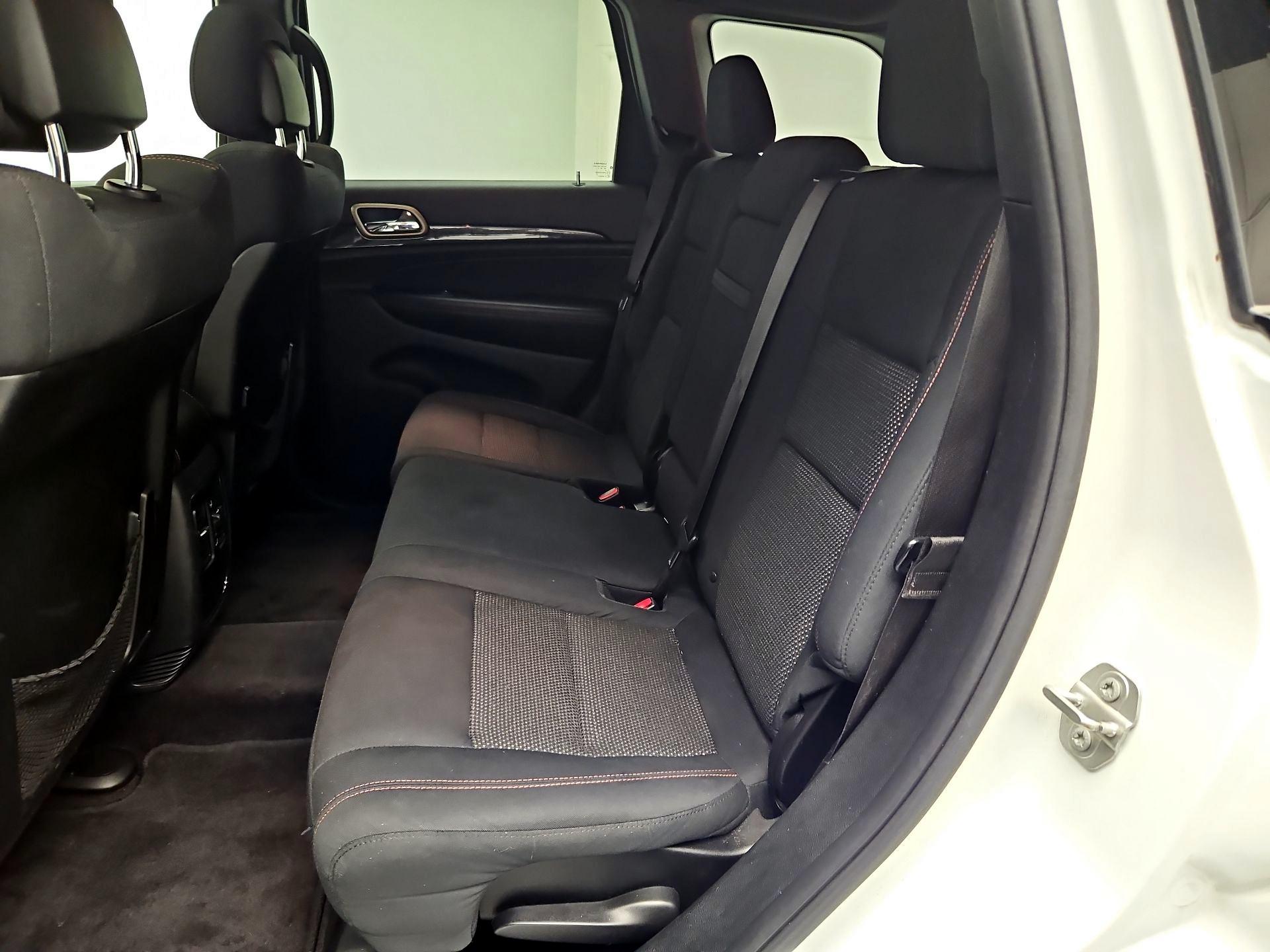 Thumbnail: 2017 Jeep Grand Cherokee - 20