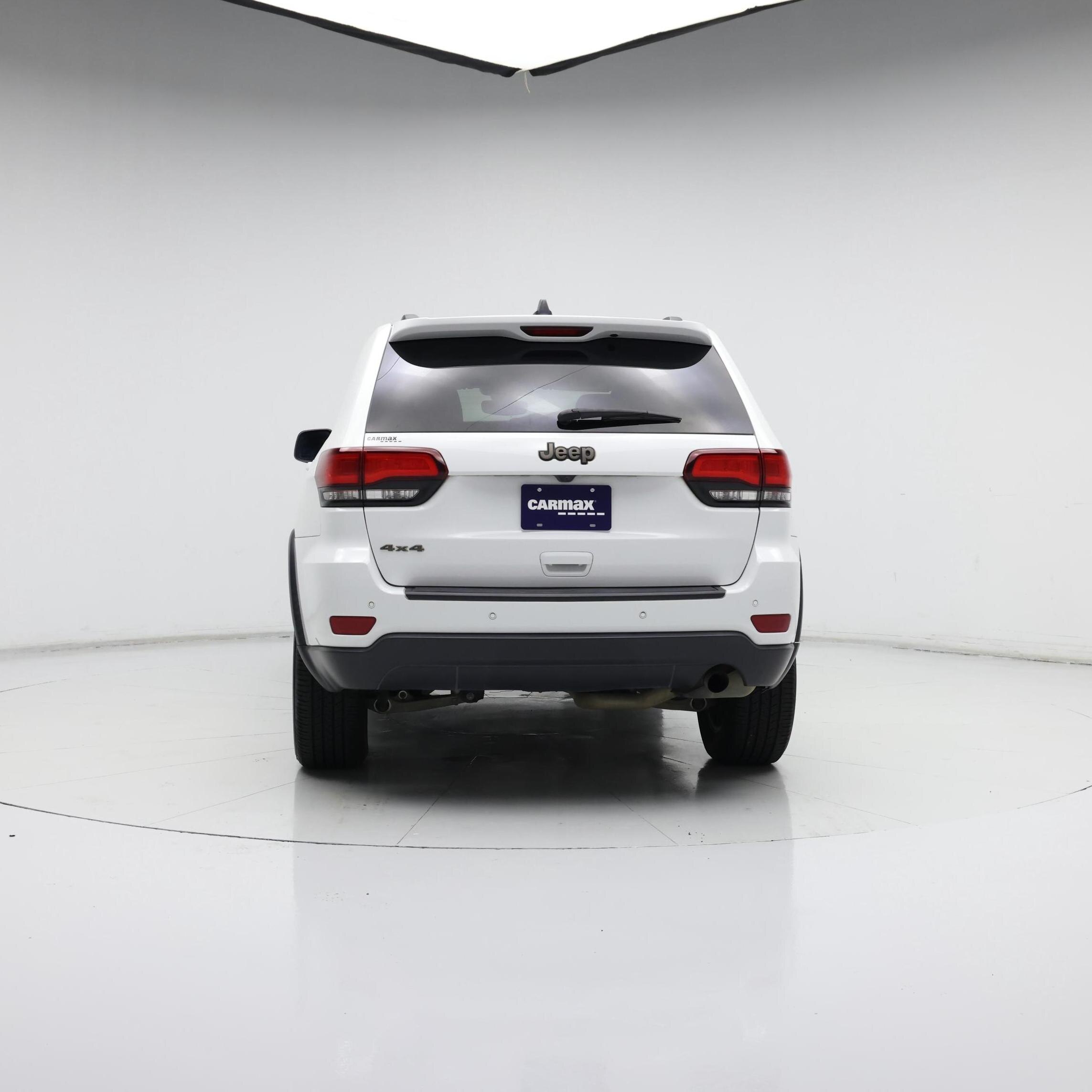 Thumbnail: 2017 Jeep Grand Cherokee - 6