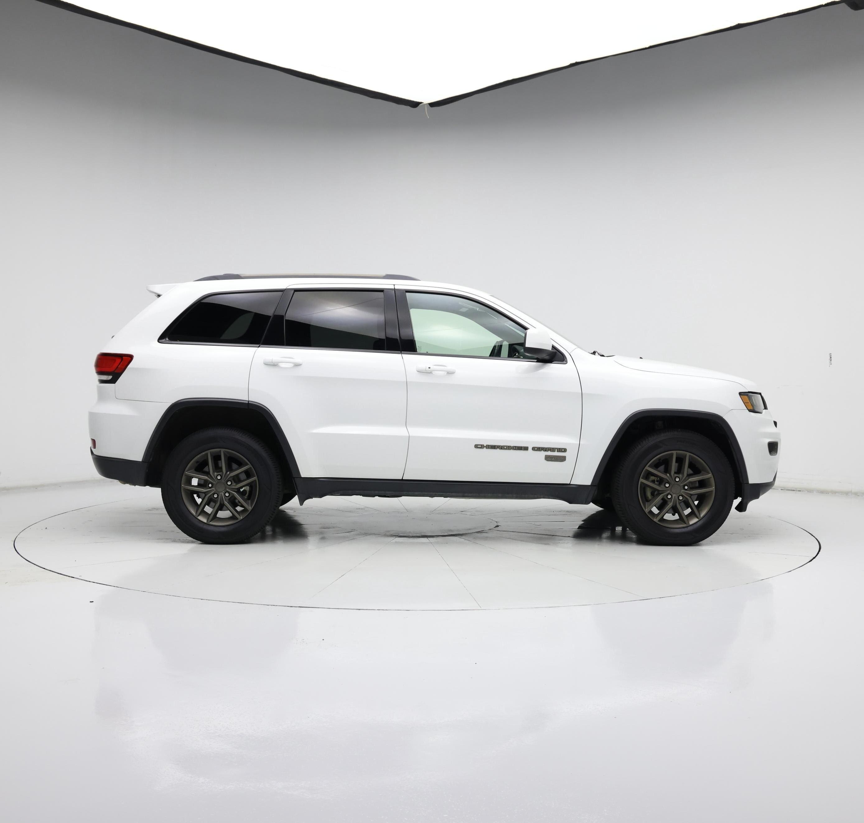 Thumbnail: 2017 Jeep Grand Cherokee - 7