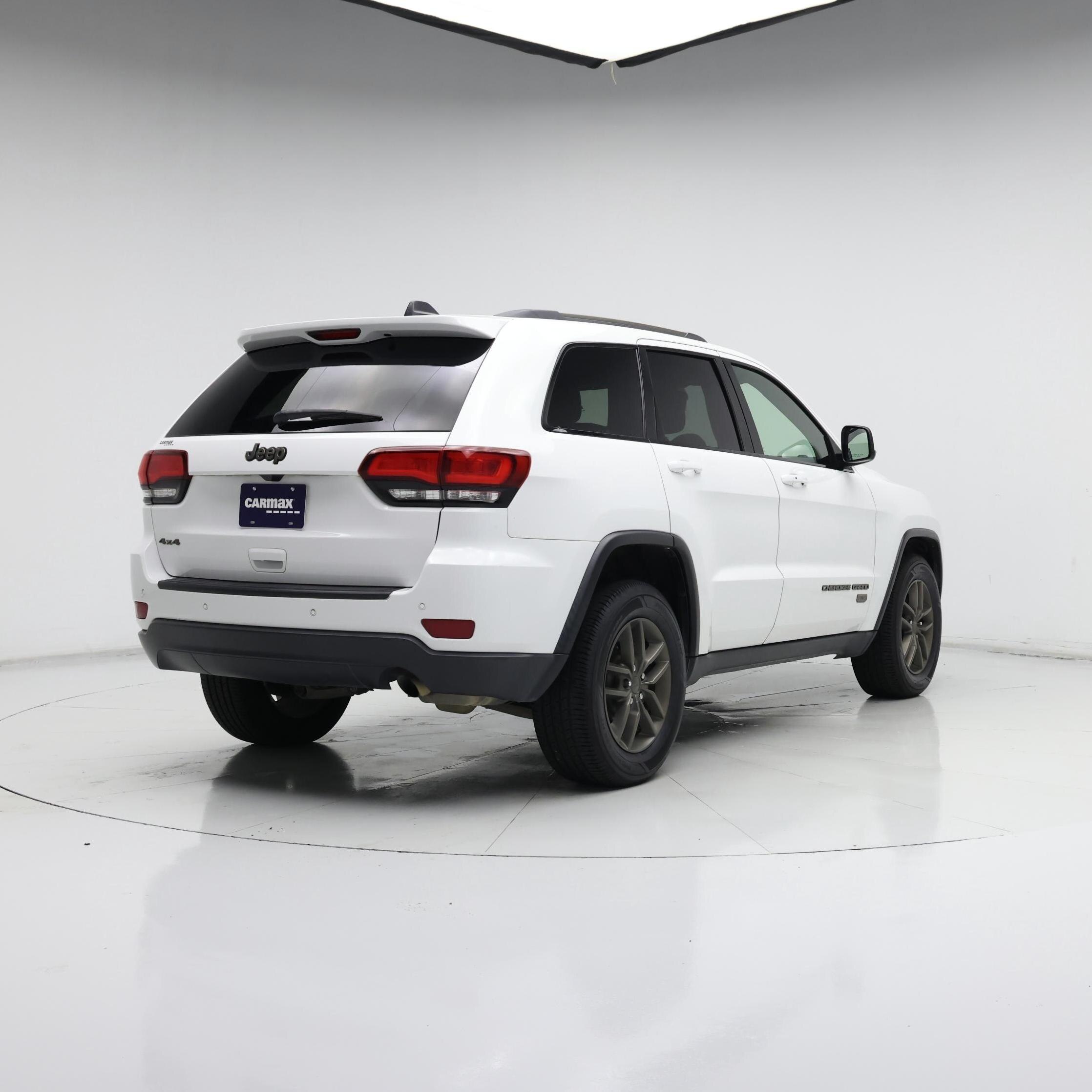 Thumbnail: 2017 Jeep Grand Cherokee - 8