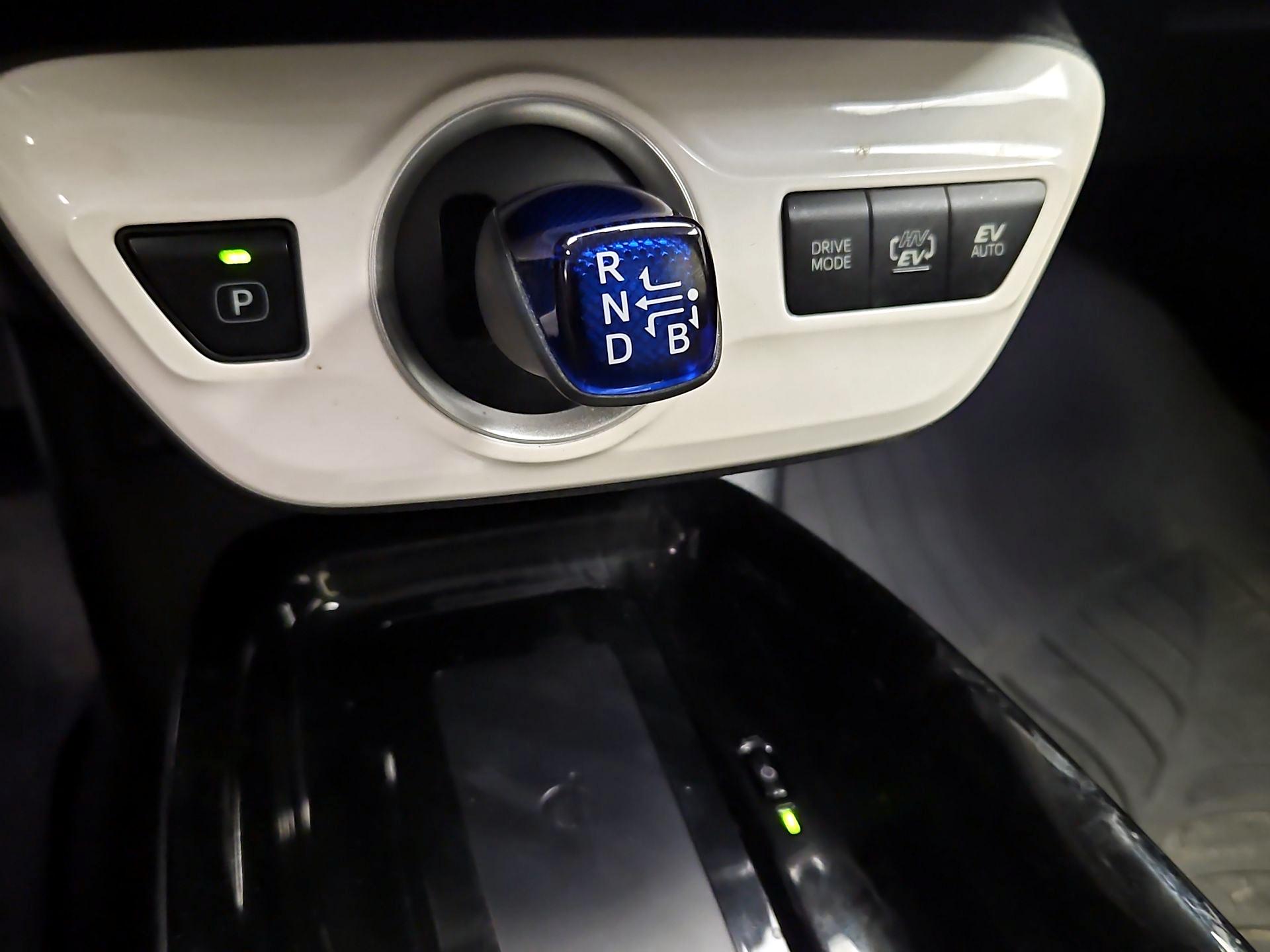 Thumbnail: 2017 Toyota Prius Prime - 18