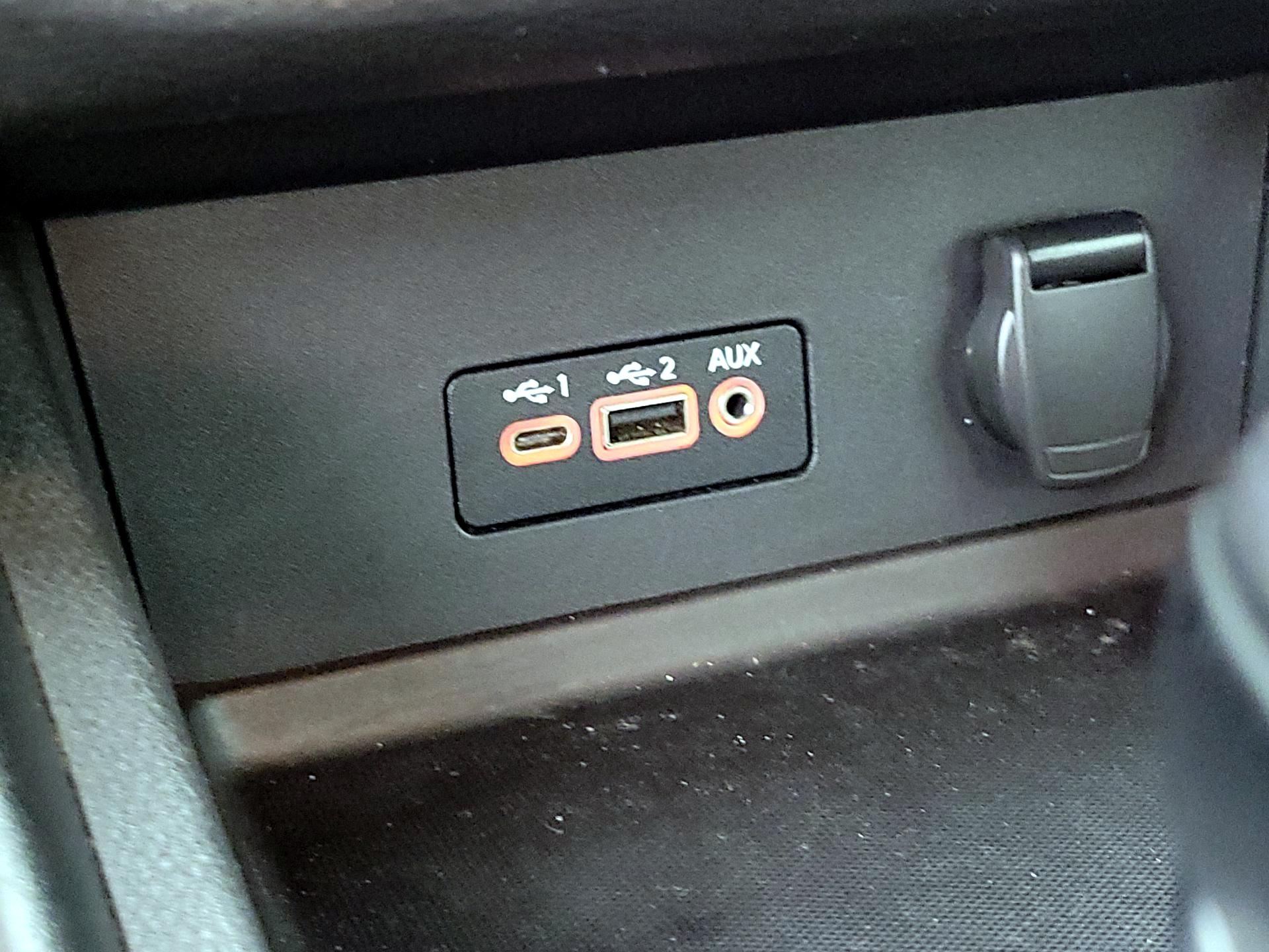Thumbnail: 2020 Nissan Sentra - 18