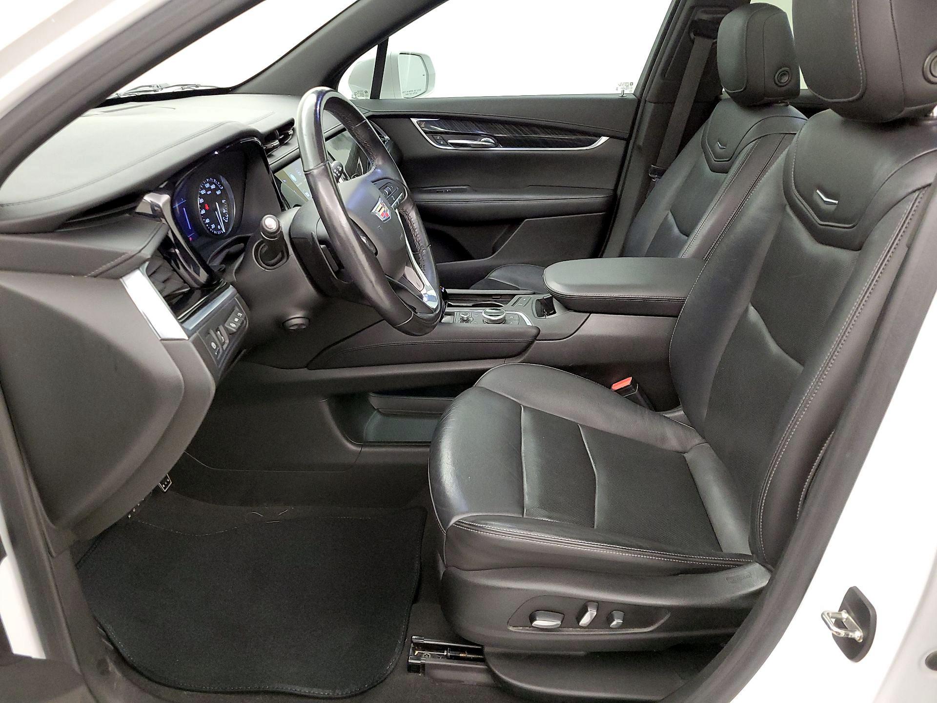 Thumbnail: 2020 Cadillac XT6 - 11