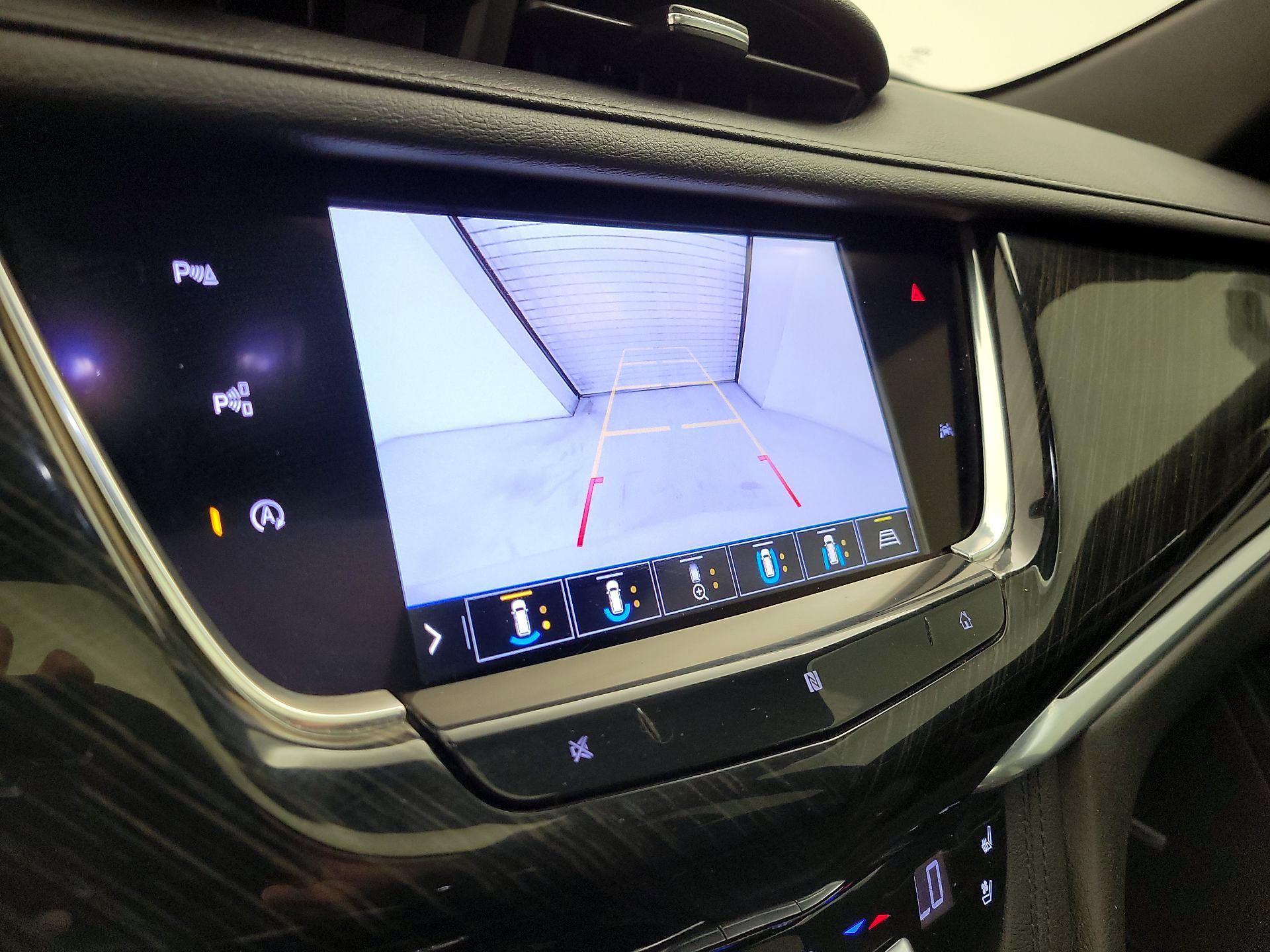Thumbnail: 2020 Cadillac XT6 - 14