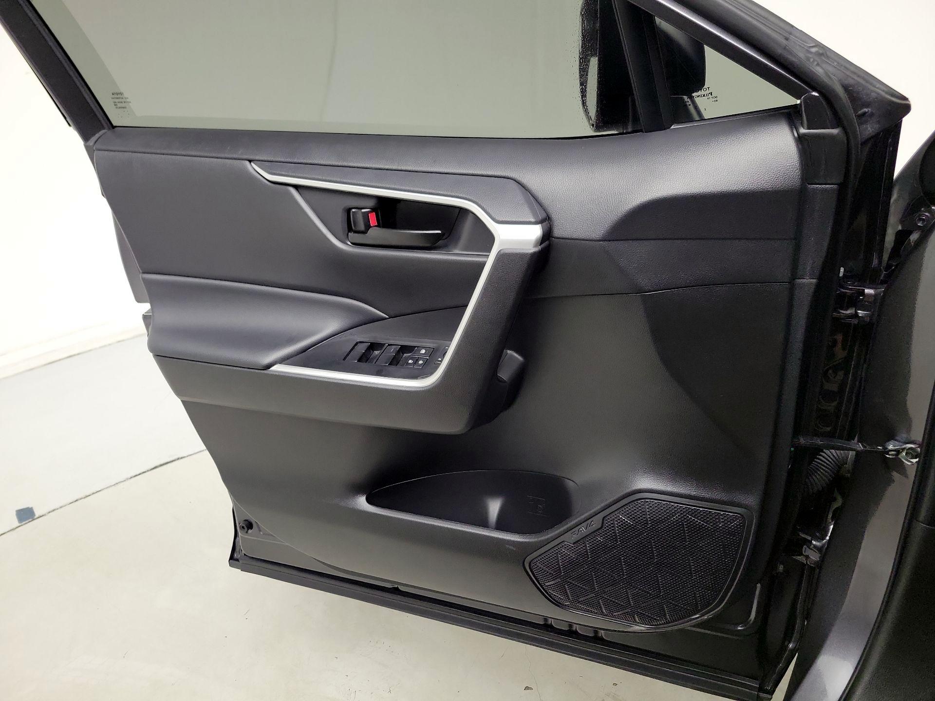 Thumbnail: 2024 Toyota RAV4 - 12