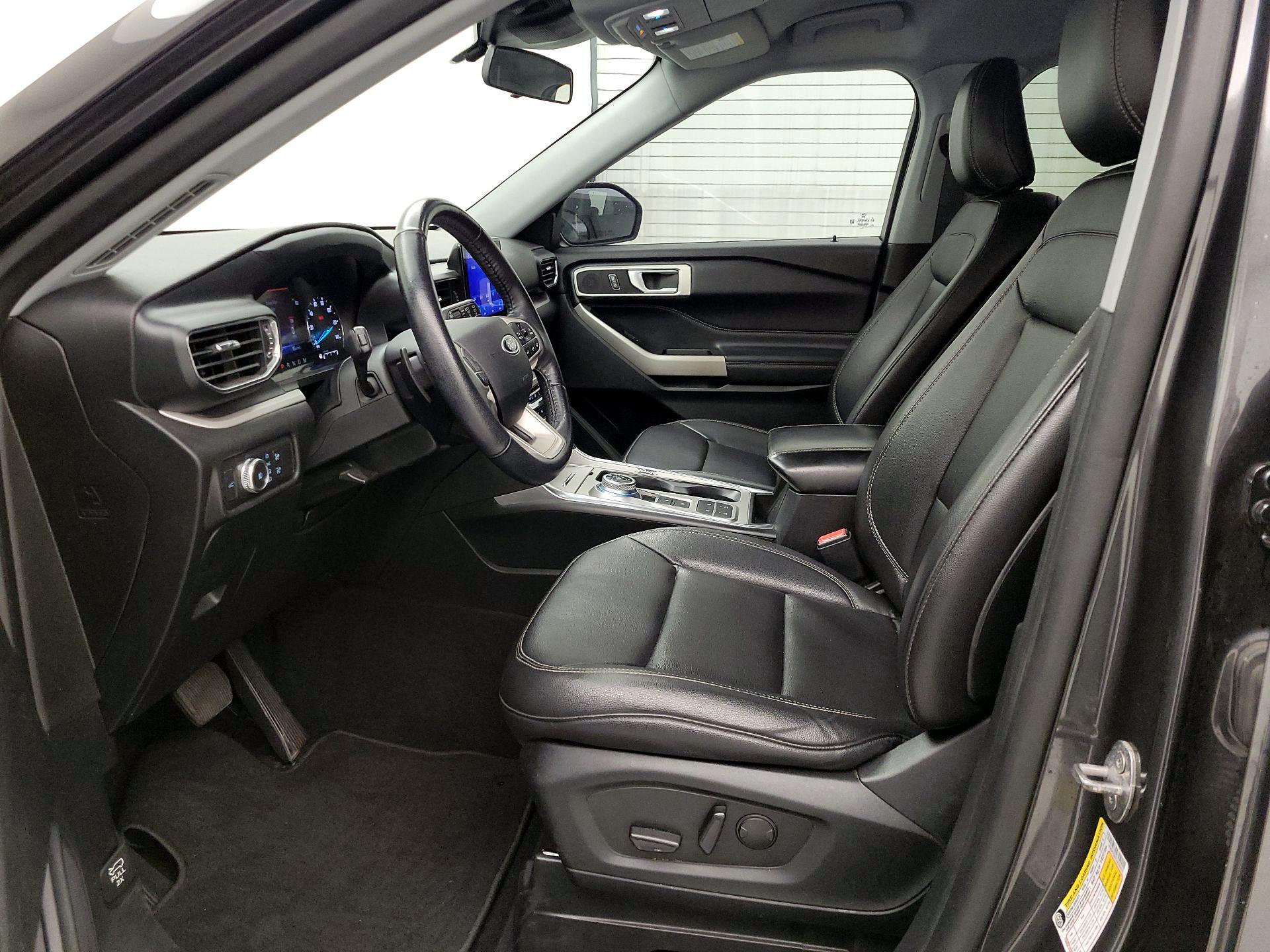 Thumbnail: 2020 Ford Explorer - 11
