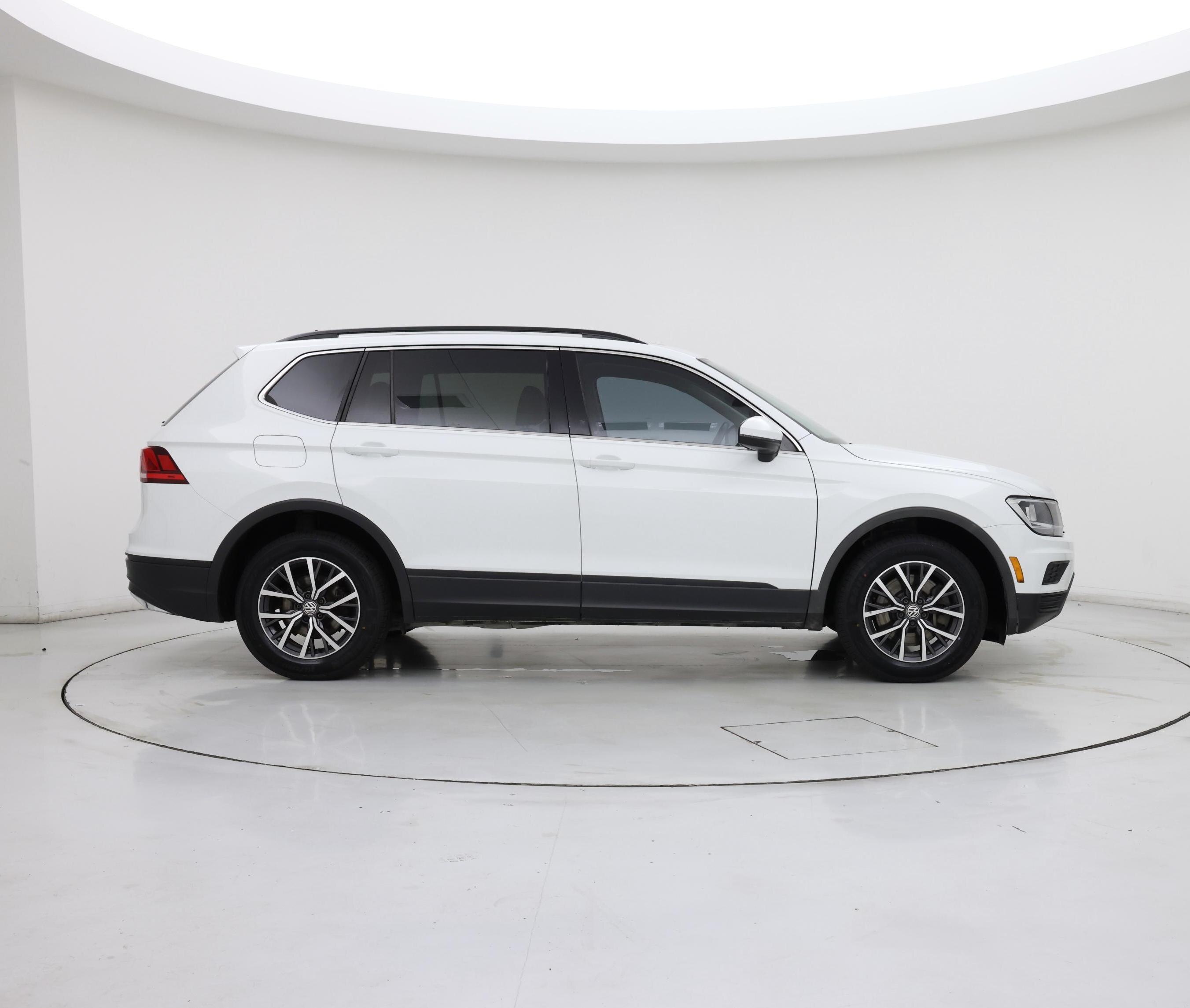 Thumbnail: 2019 Volkswagen Tiguan - 7
